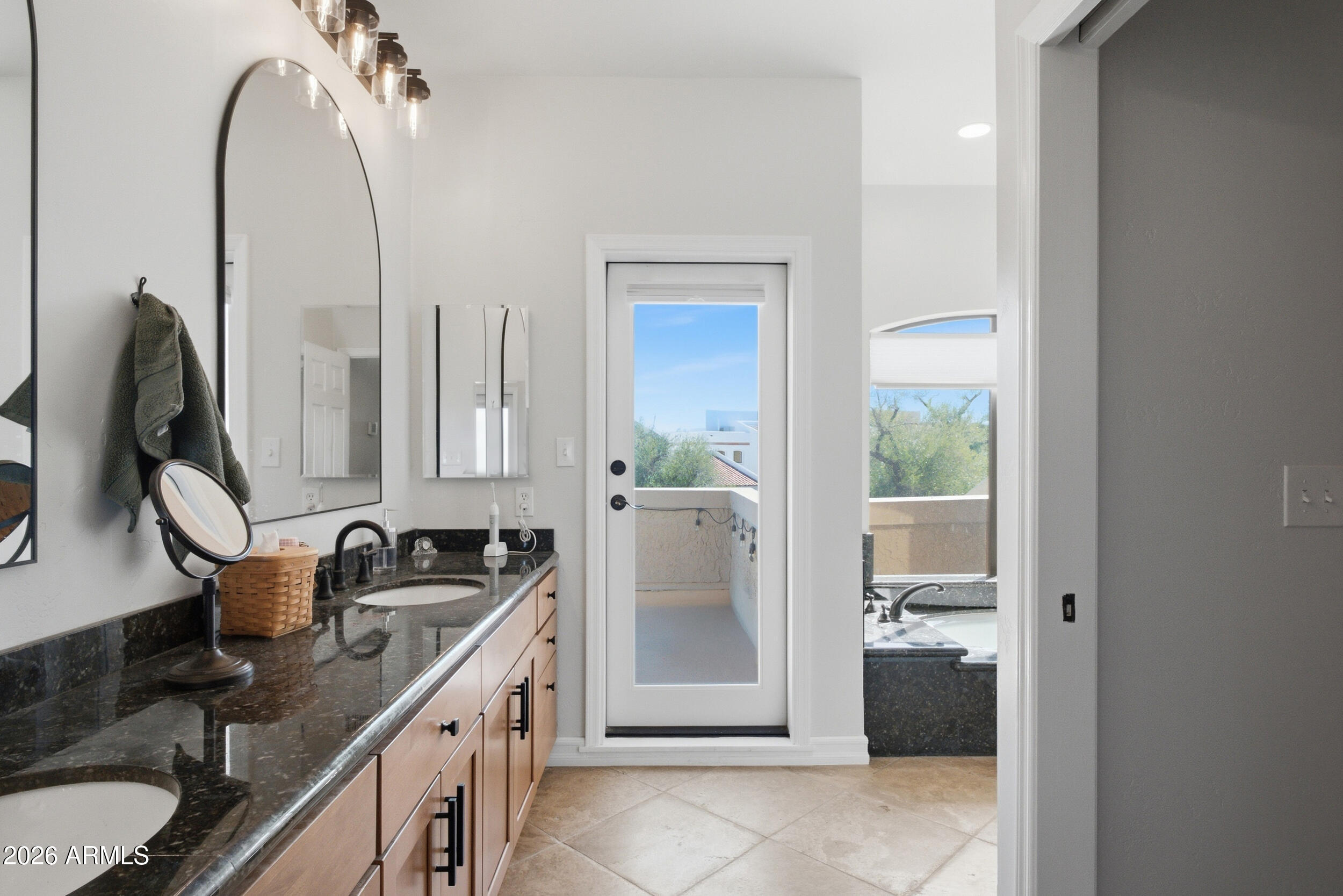 2626 E ARIZONA BILTMORE Circle 18