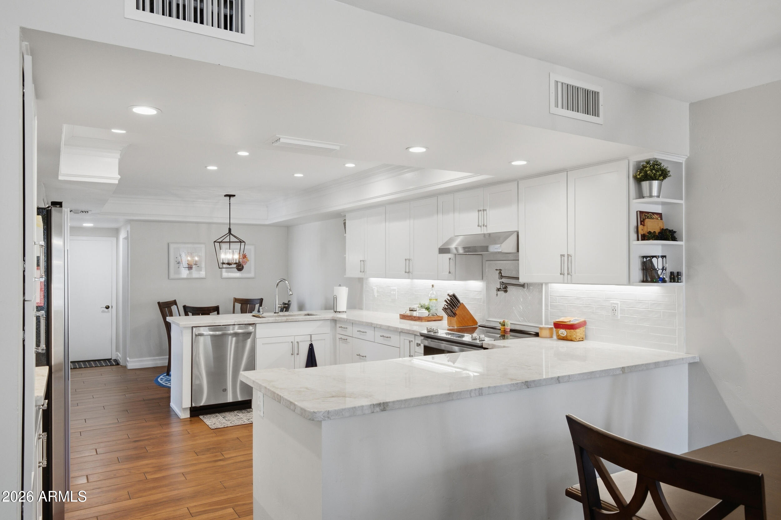 2626 E ARIZONA BILTMORE Circle 18