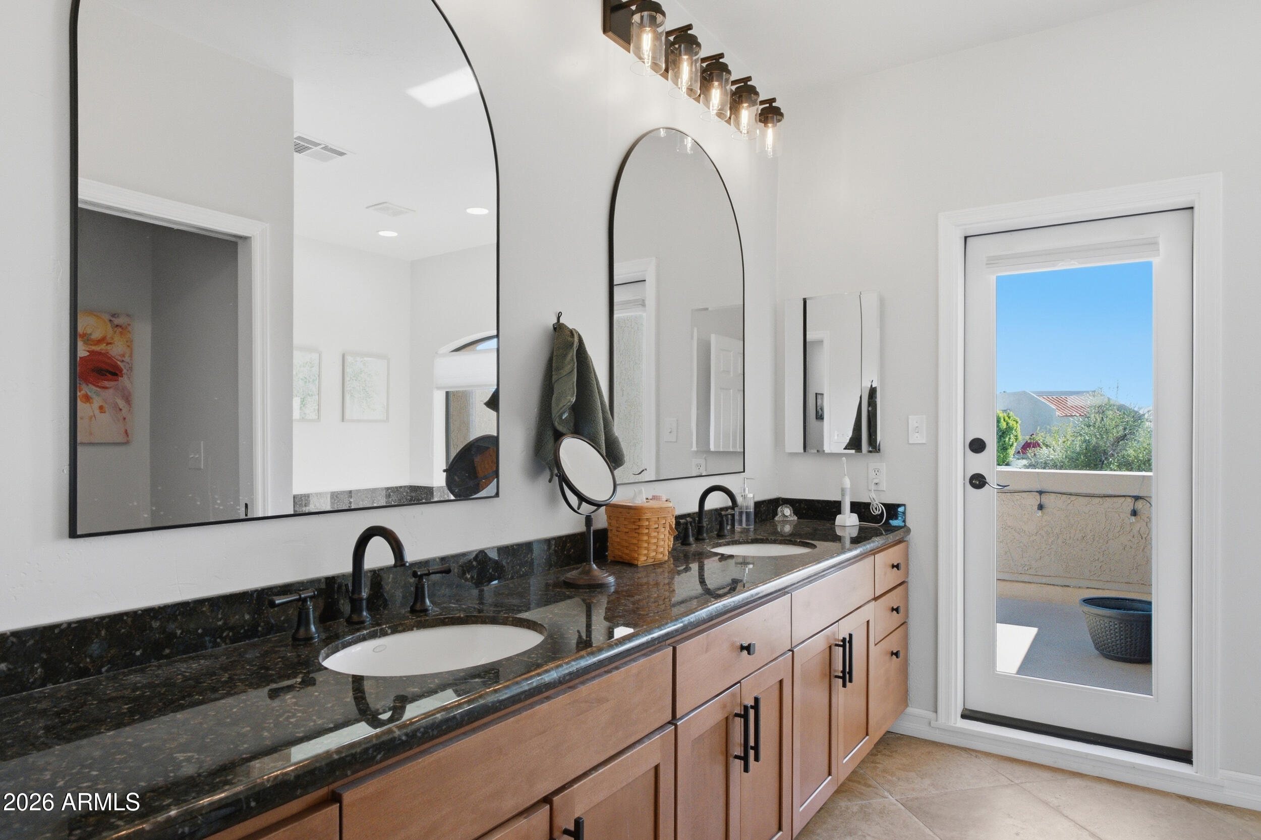 2626 E ARIZONA BILTMORE Circle 18