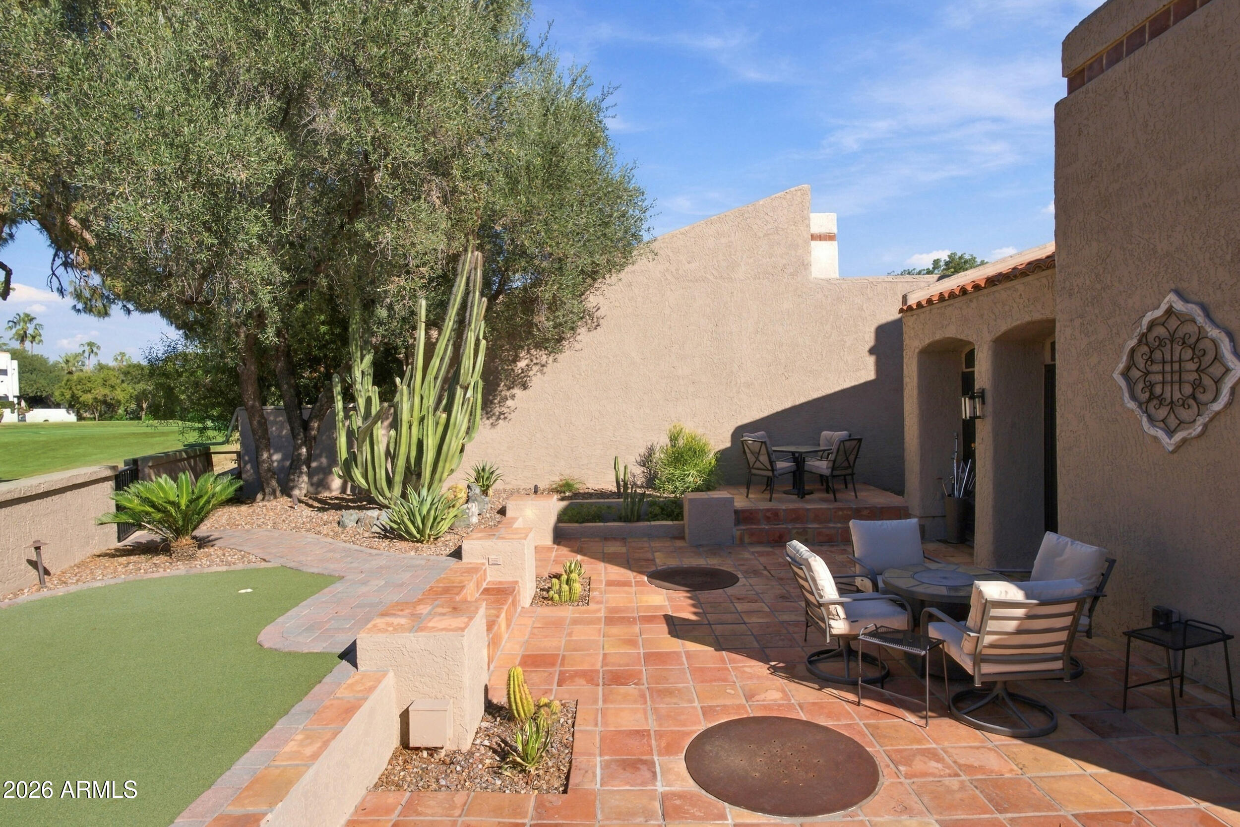 2626 E ARIZONA BILTMORE Circle 18