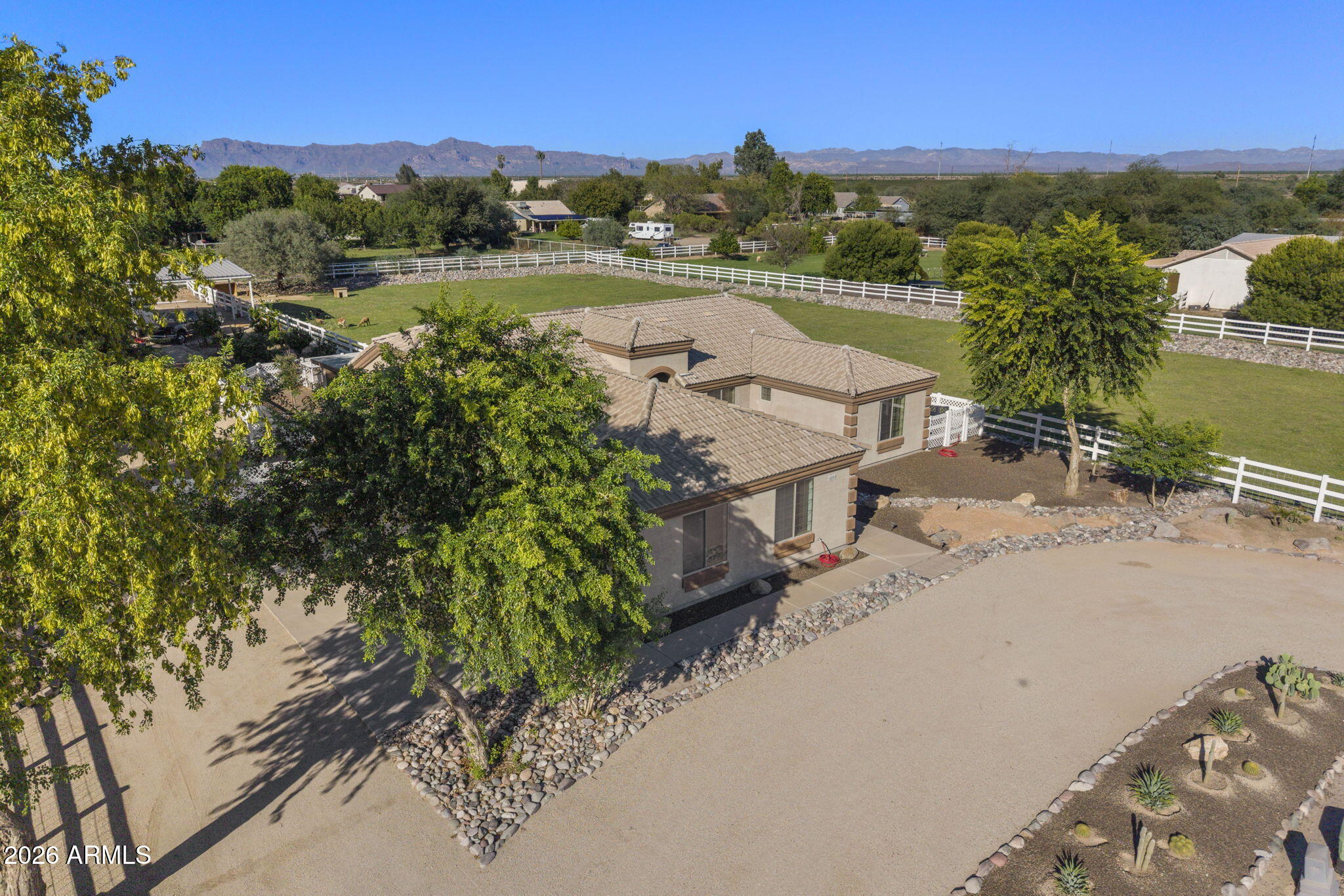 4808 E ROGERS Lane