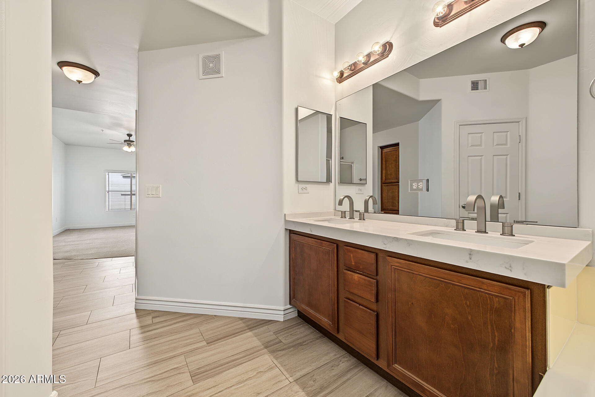 5350 E DEER VALLEY Drive 4439