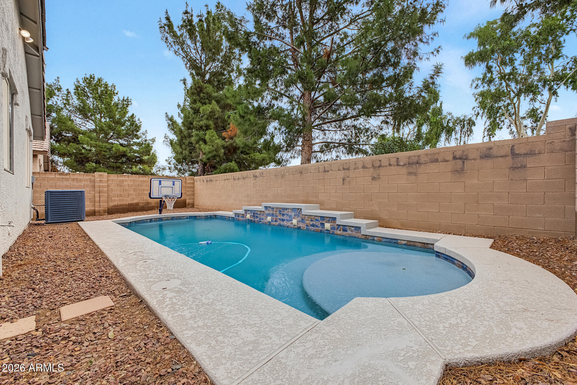 17027 W LUNDBERG Street