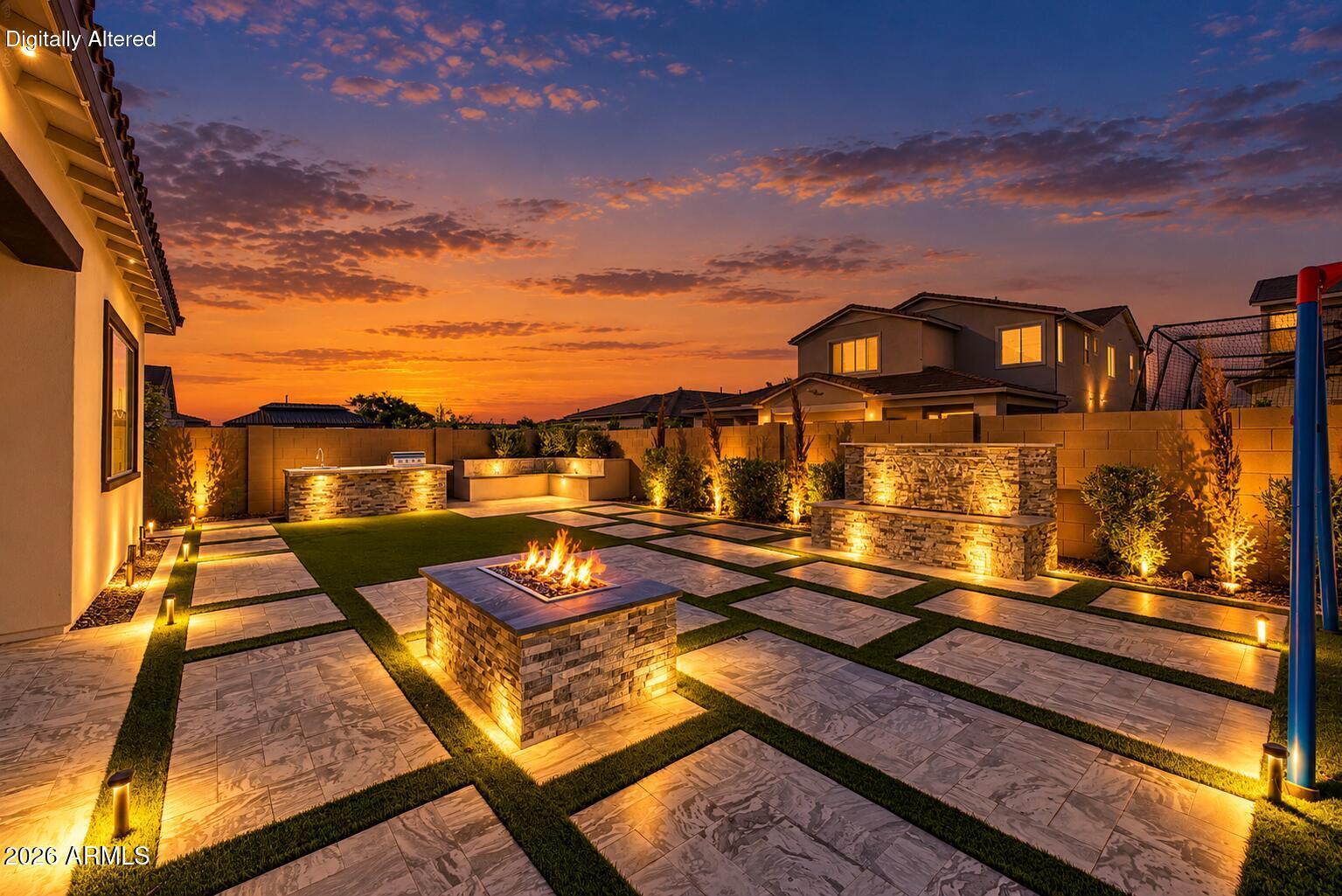 1252 E COCONINO Way