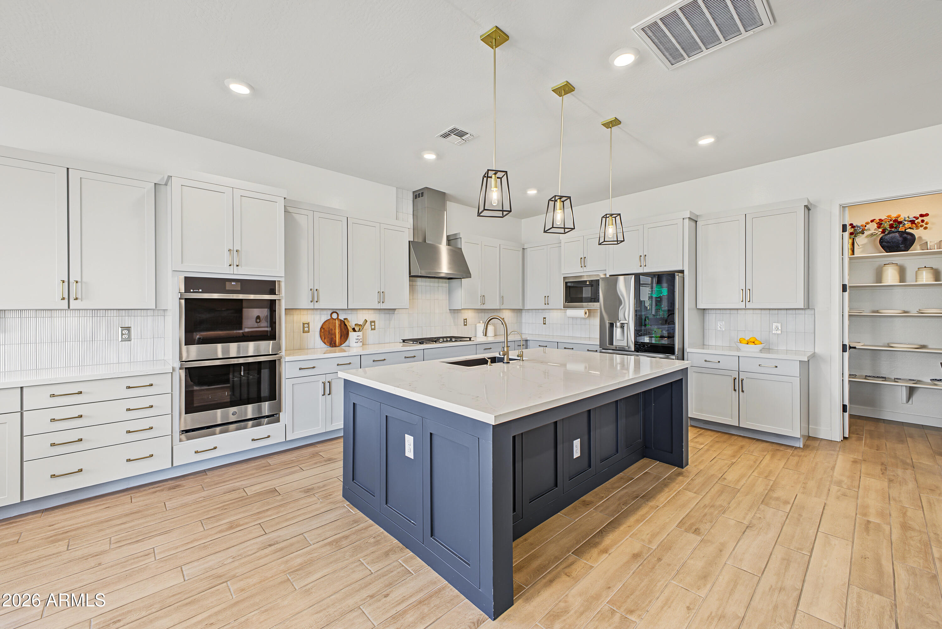 1252 E COCONINO Way