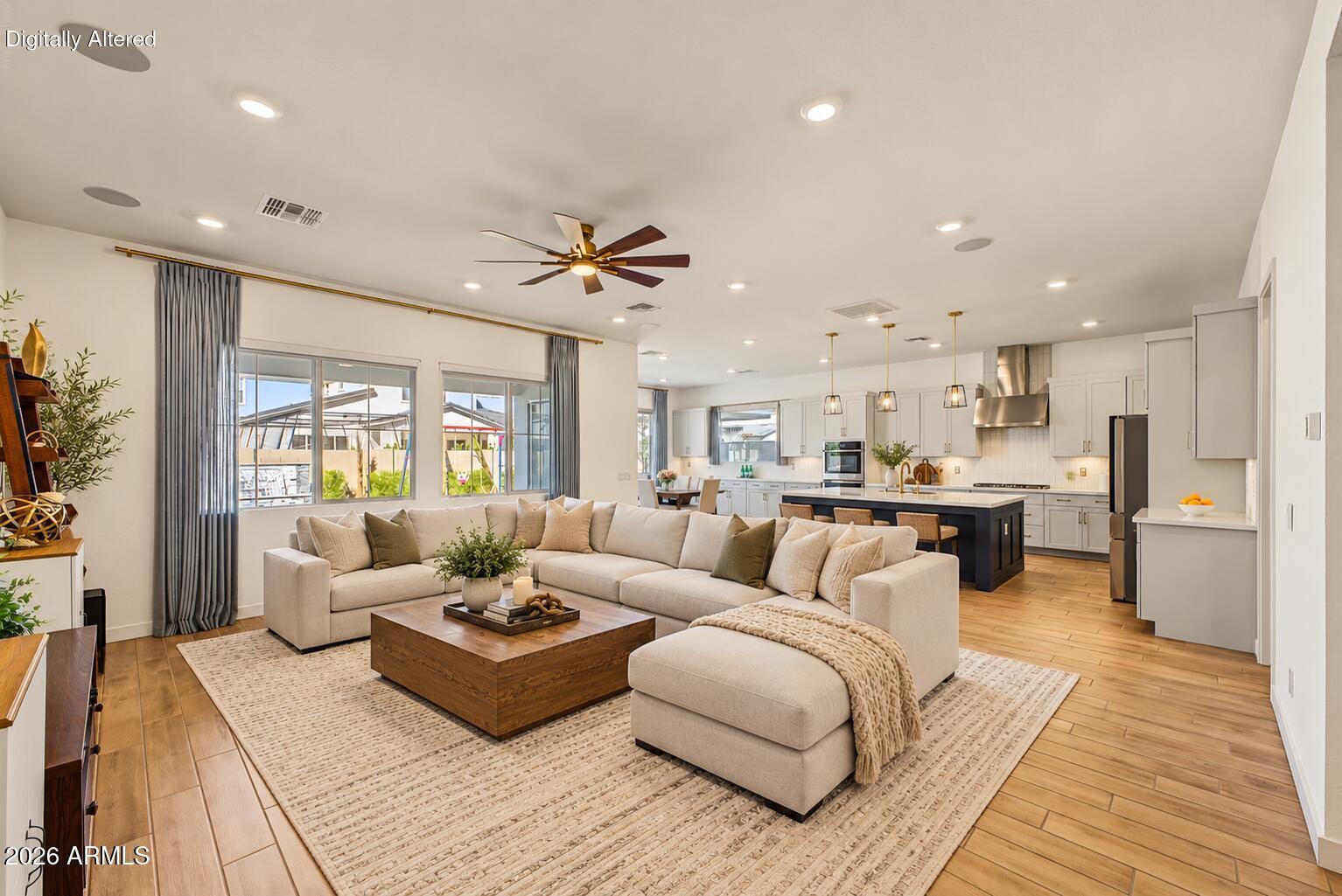 1252 E COCONINO Way