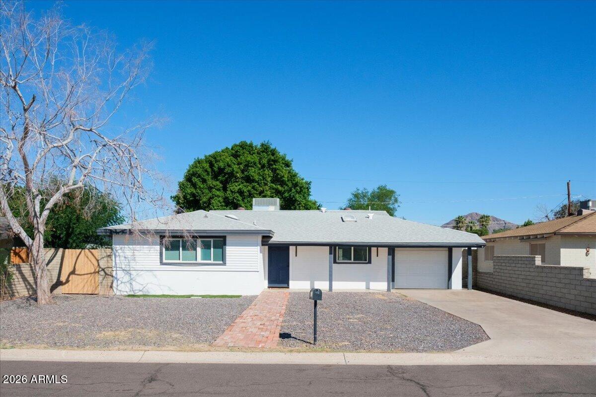 4628 E HOLLY Street