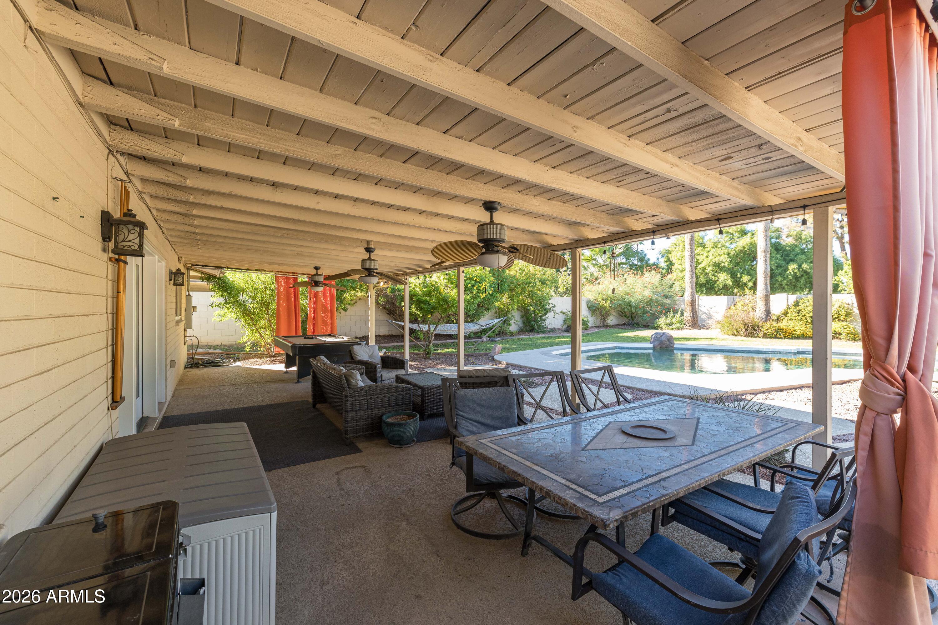 702 W RANCHO Drive