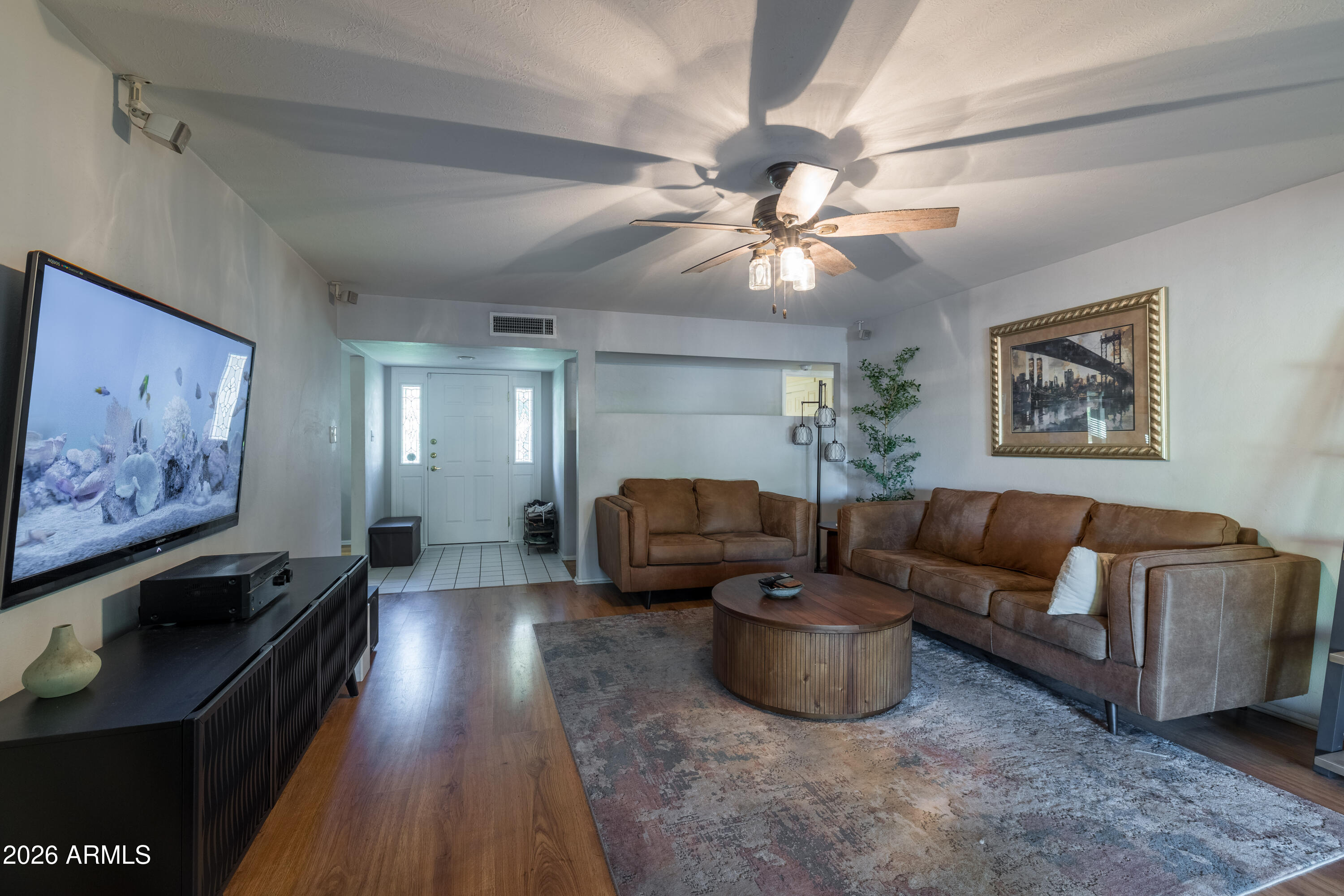 702 W RANCHO Drive