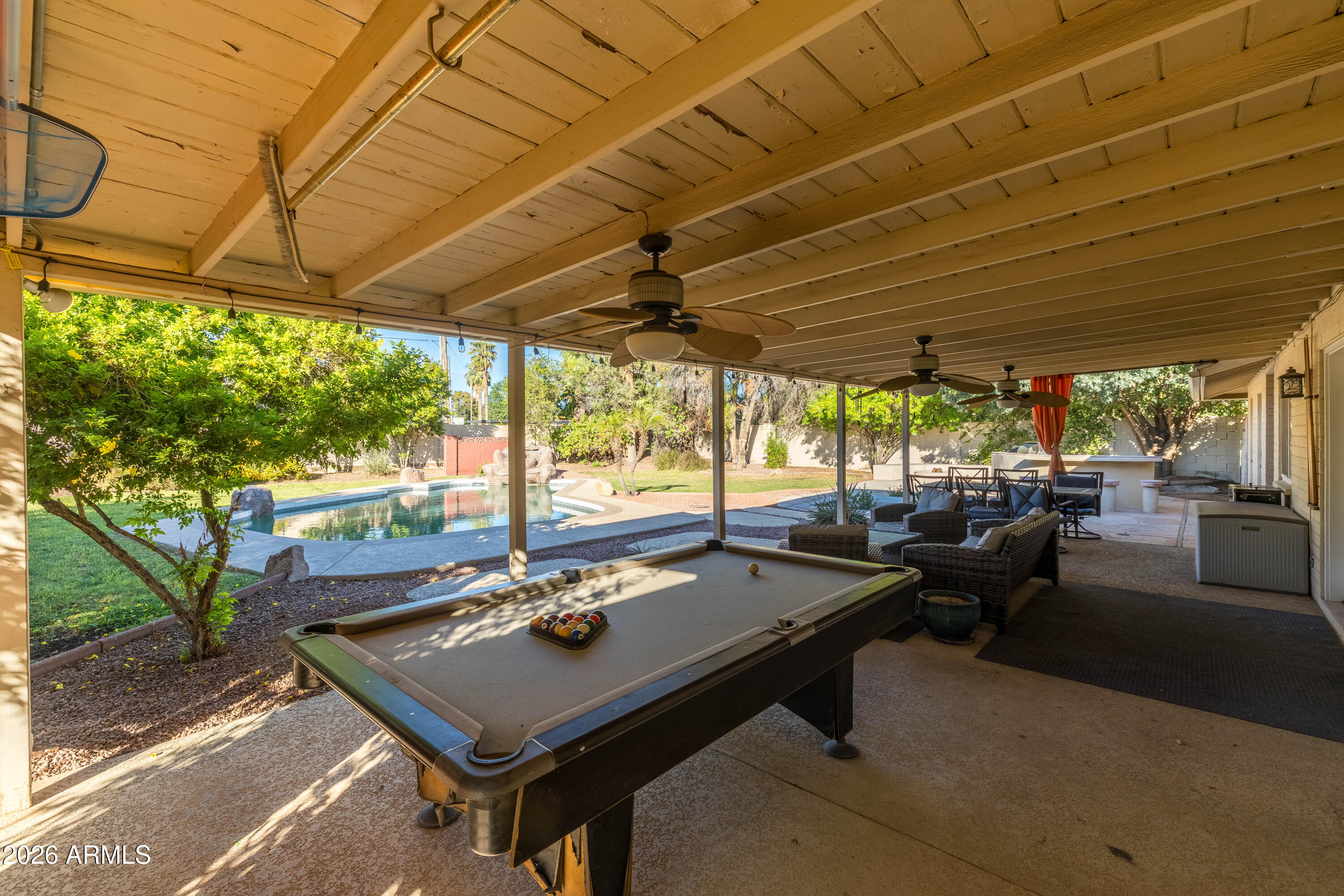 702 W RANCHO Drive