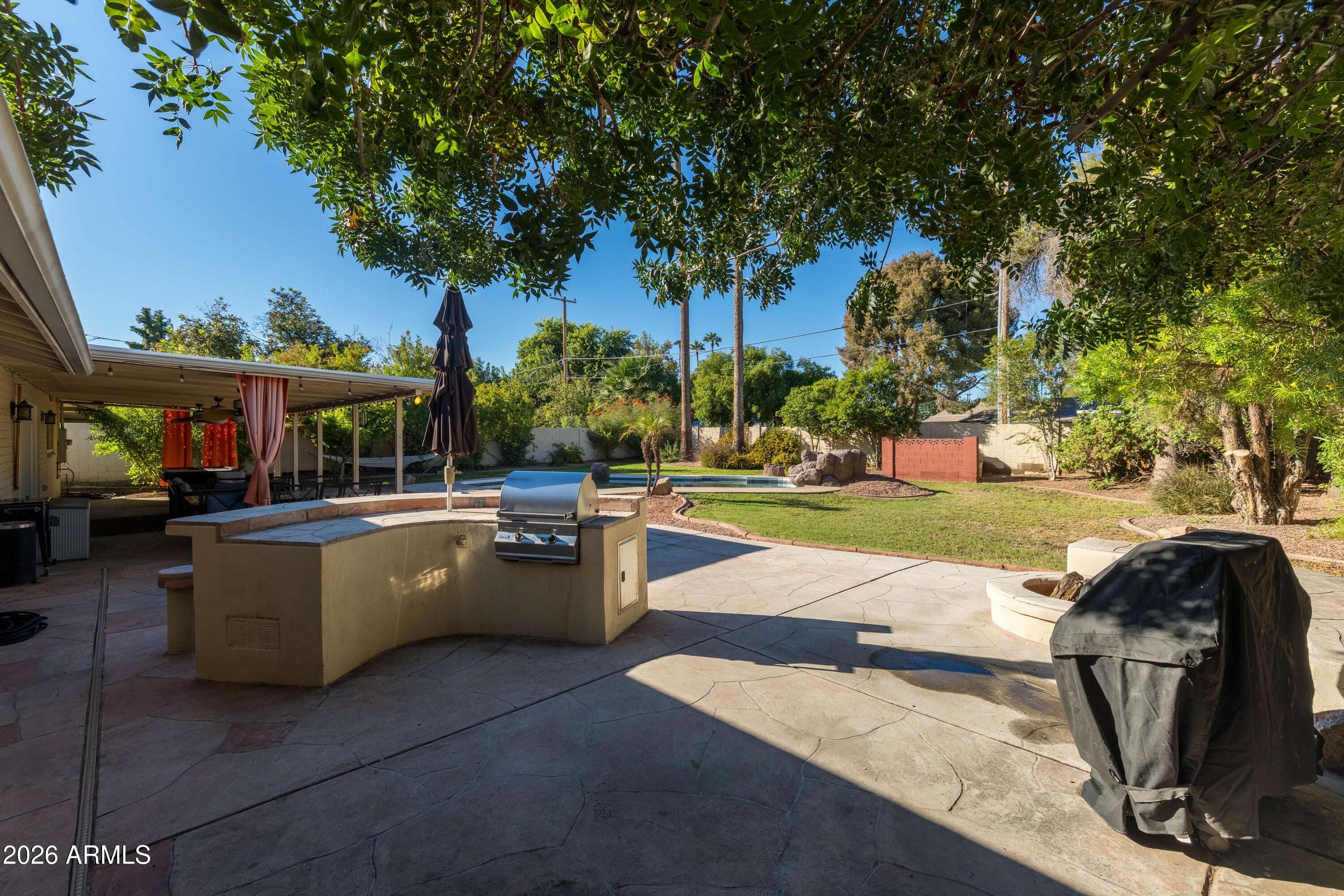 702 W RANCHO Drive