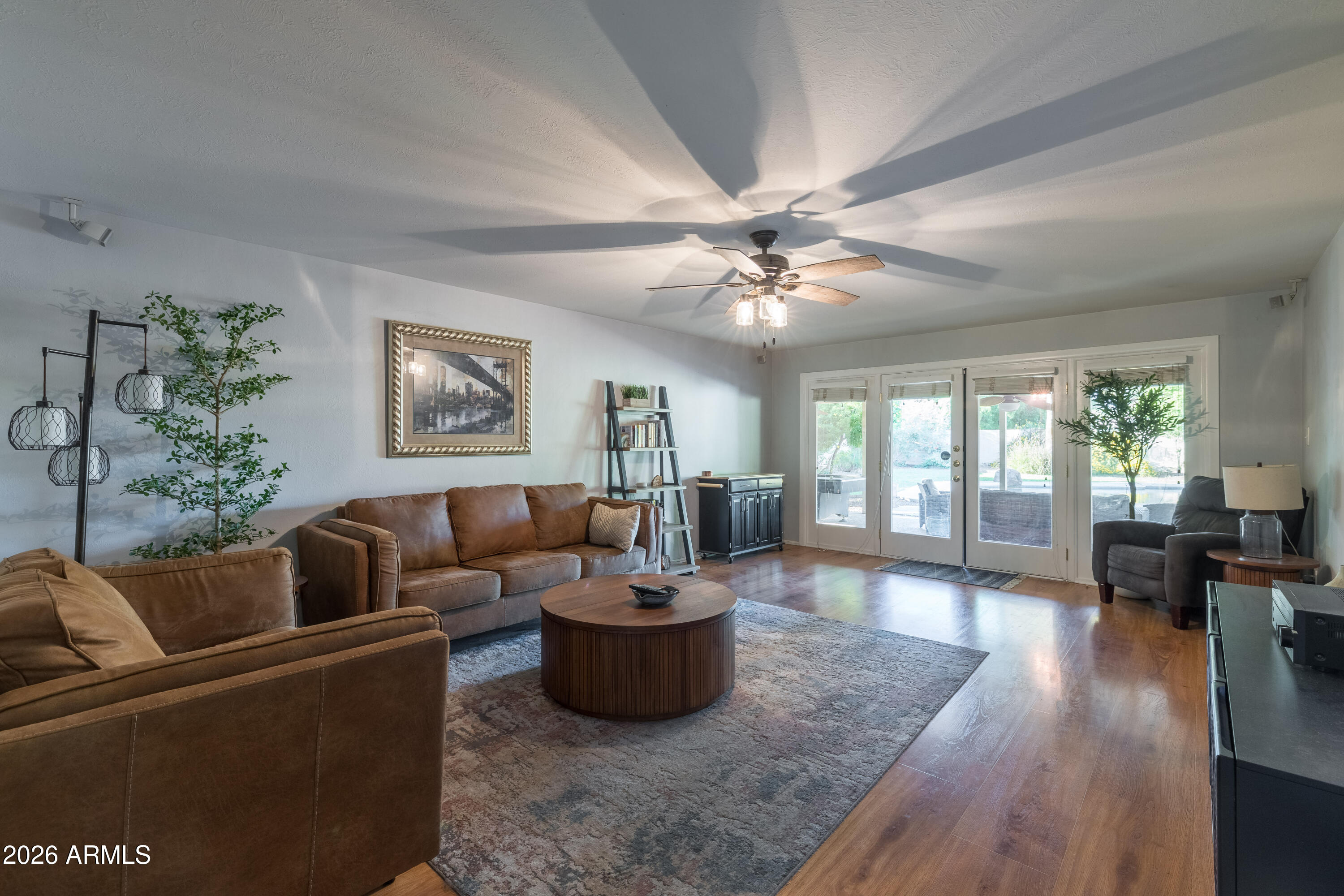 702 W RANCHO Drive