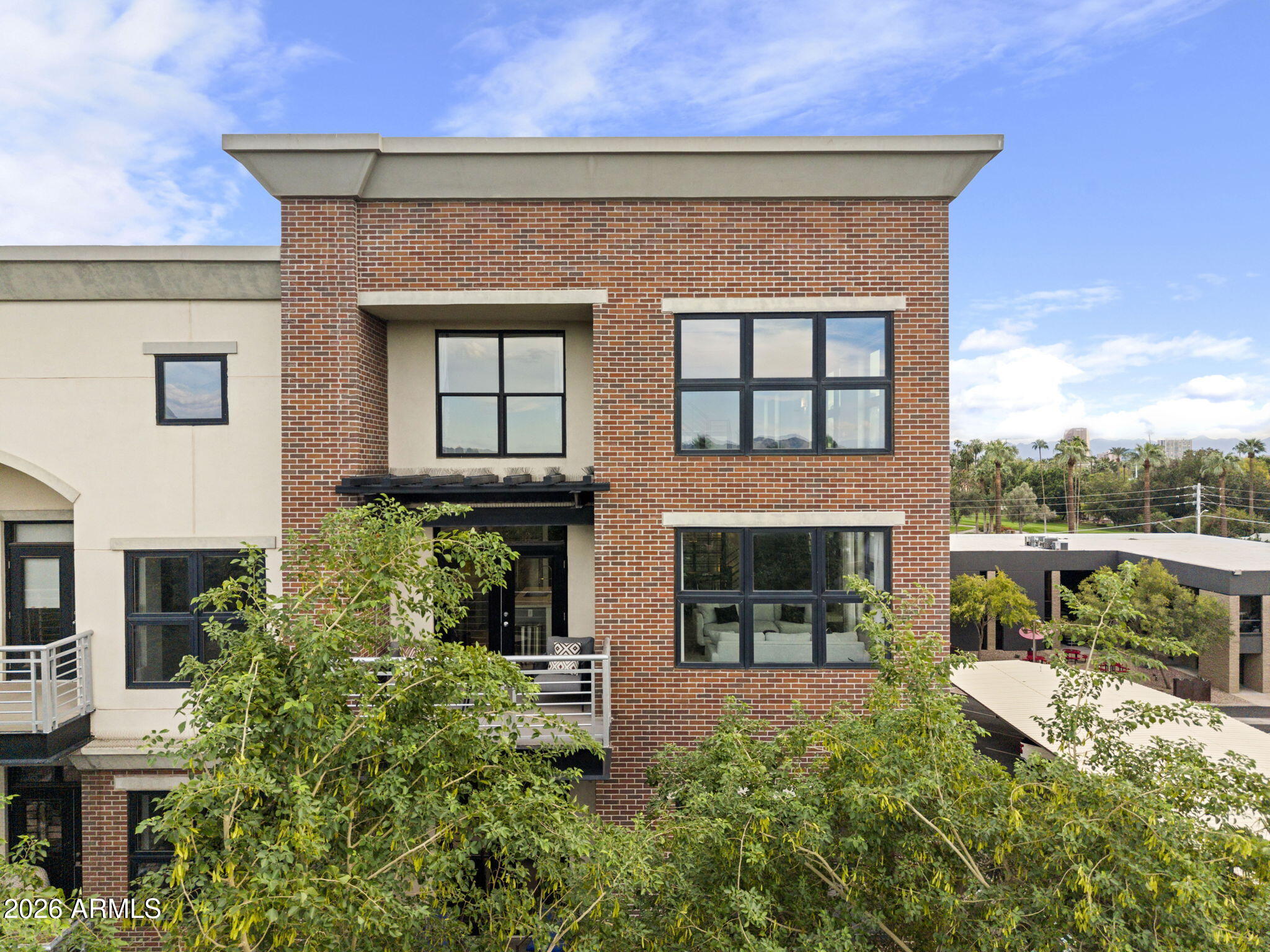 914 E OSBORN Road 415