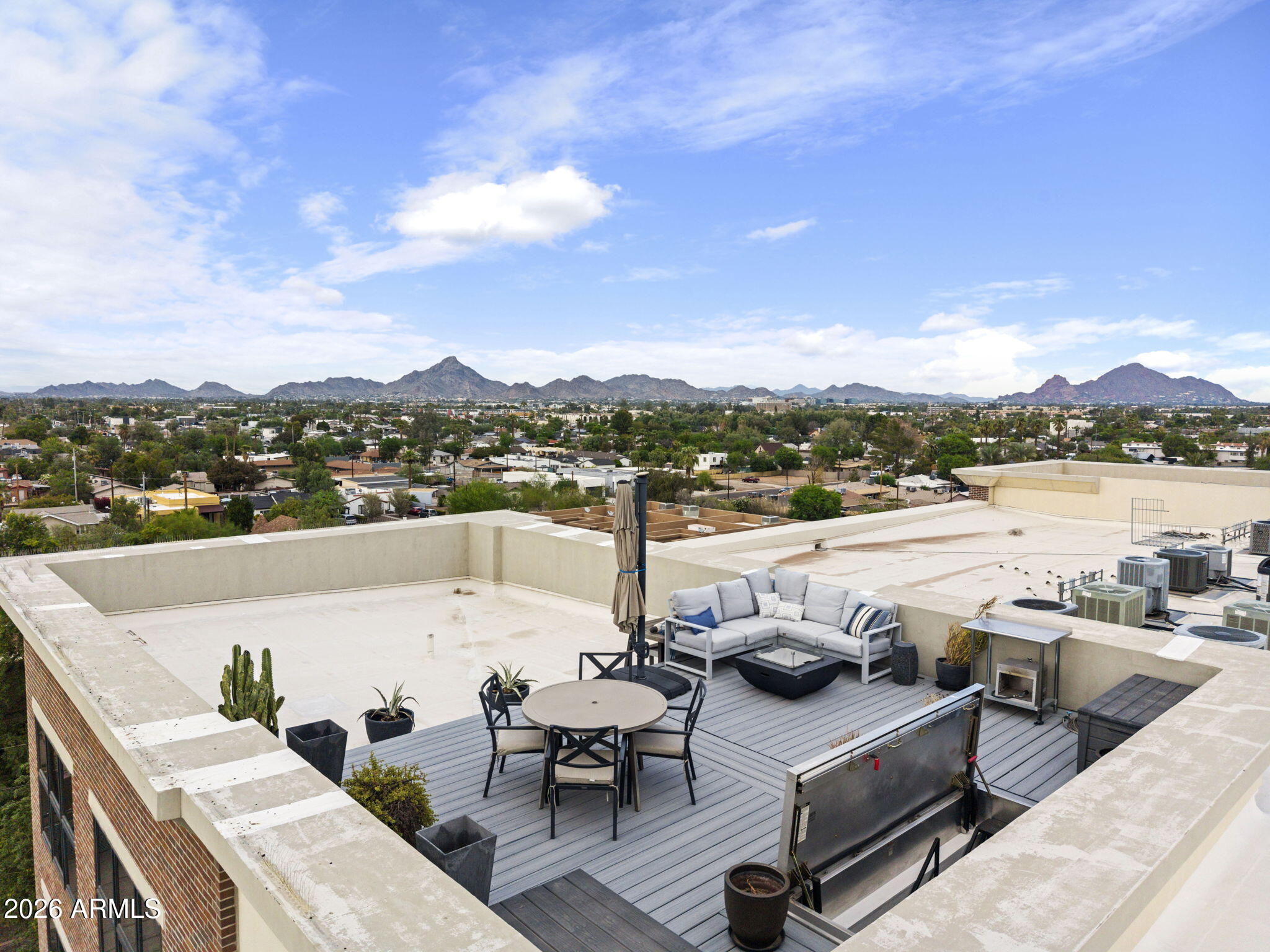 914 E OSBORN Road 415