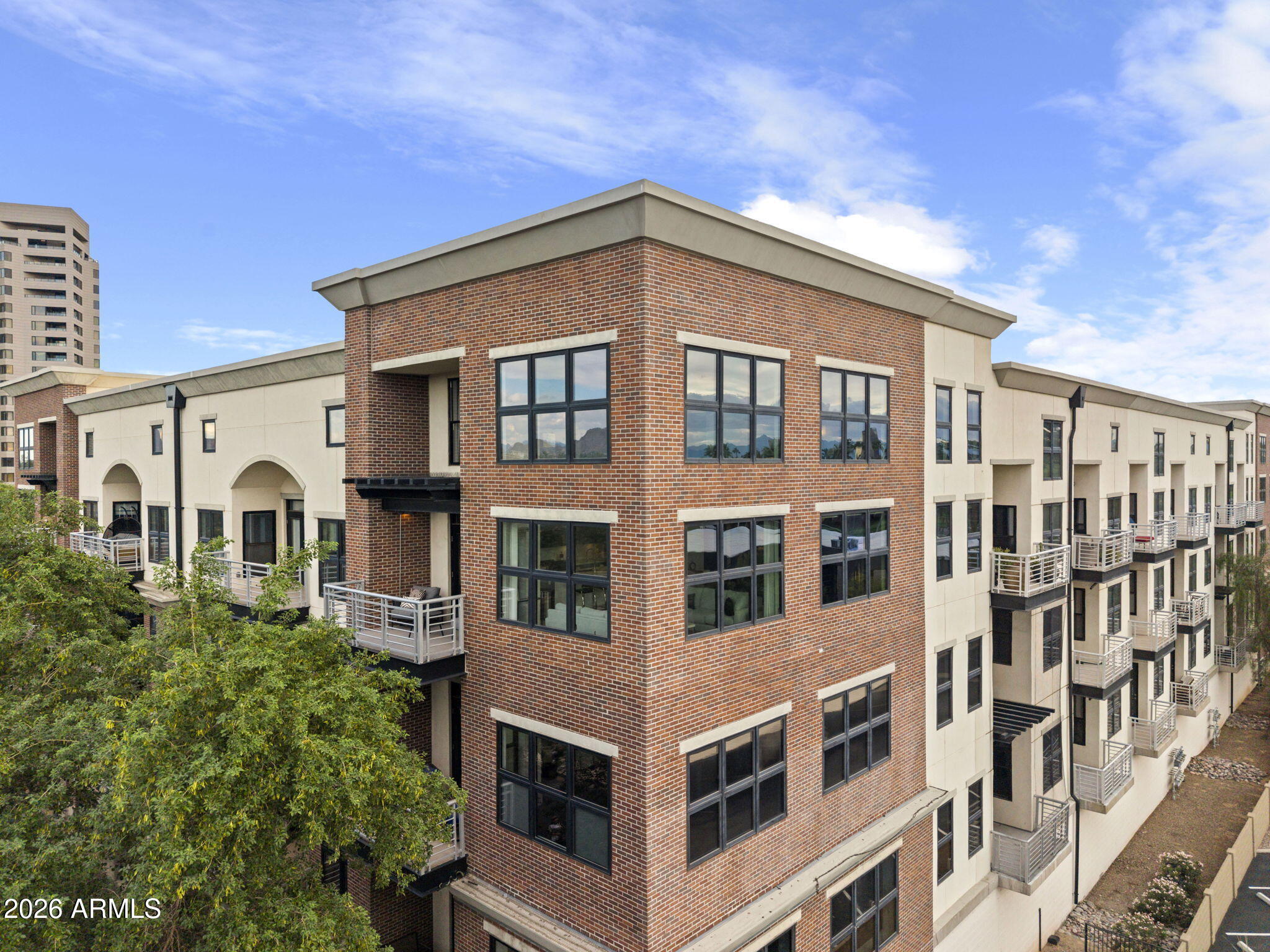 914 E OSBORN Road 415