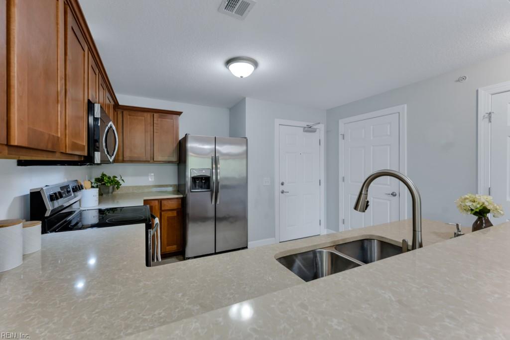 1016 Thoroughgood WAY 307