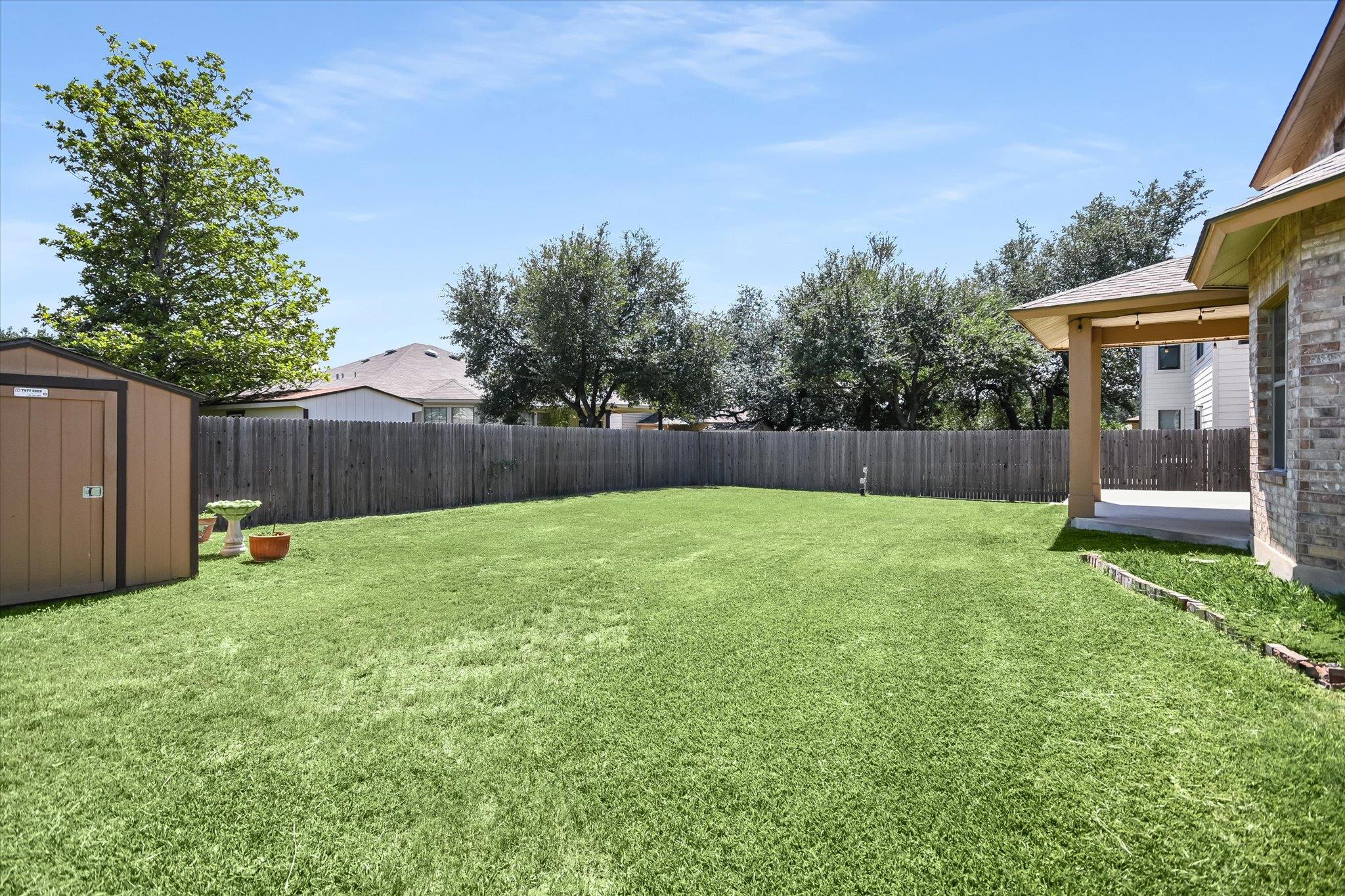 219 WOODLAKE DR