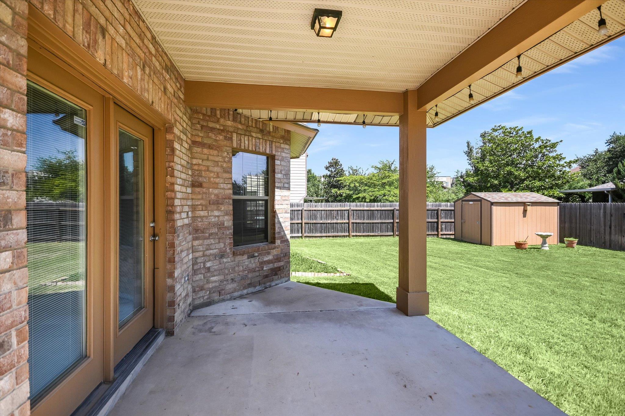 219 WOODLAKE DR