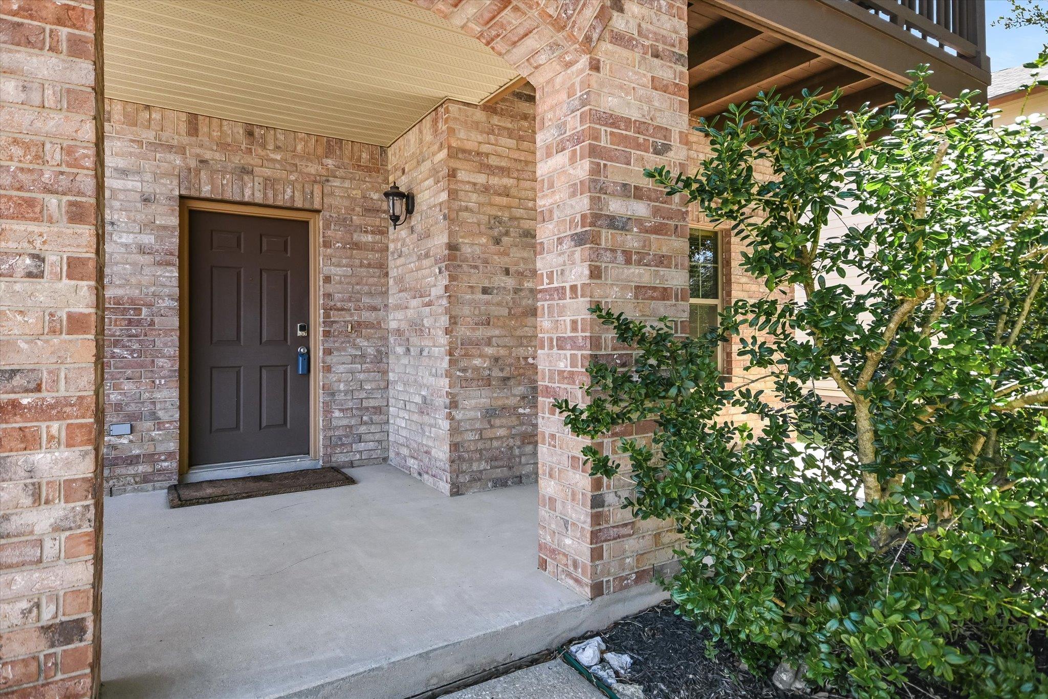219 WOODLAKE DR