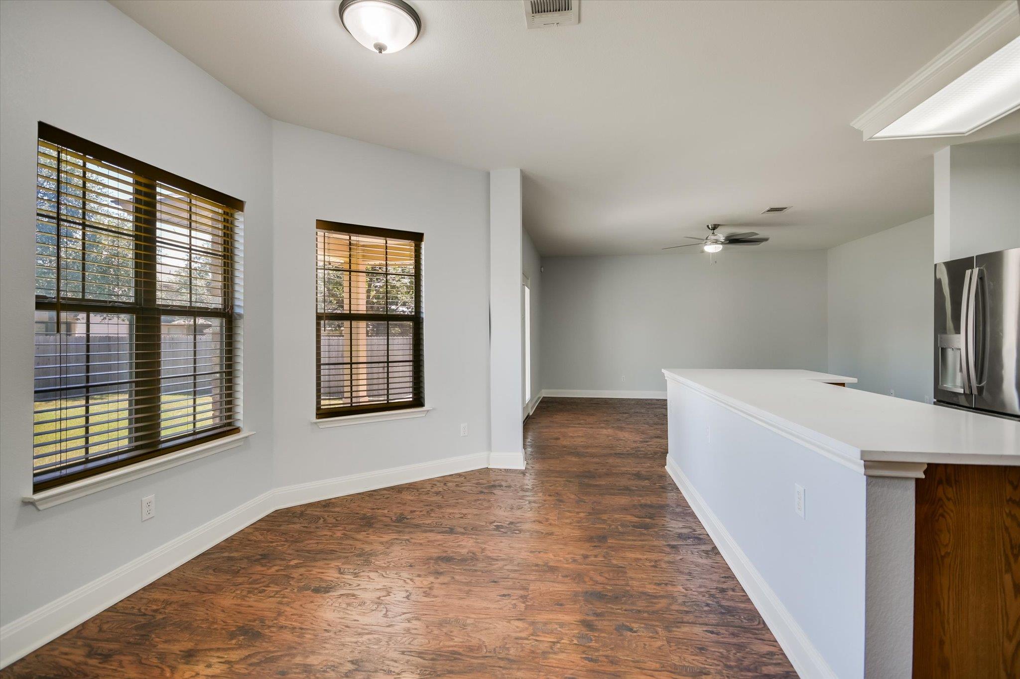 219 WOODLAKE DR