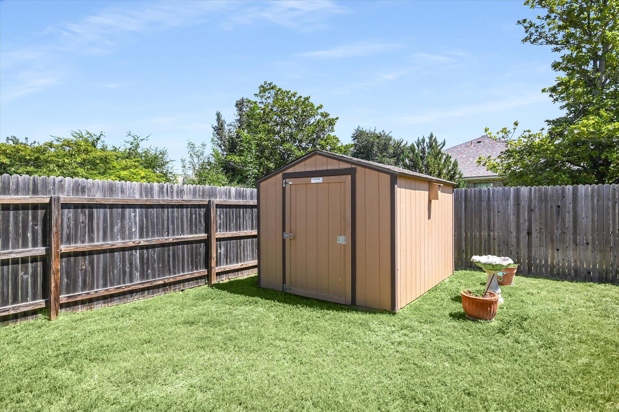 219 WOODLAKE DR