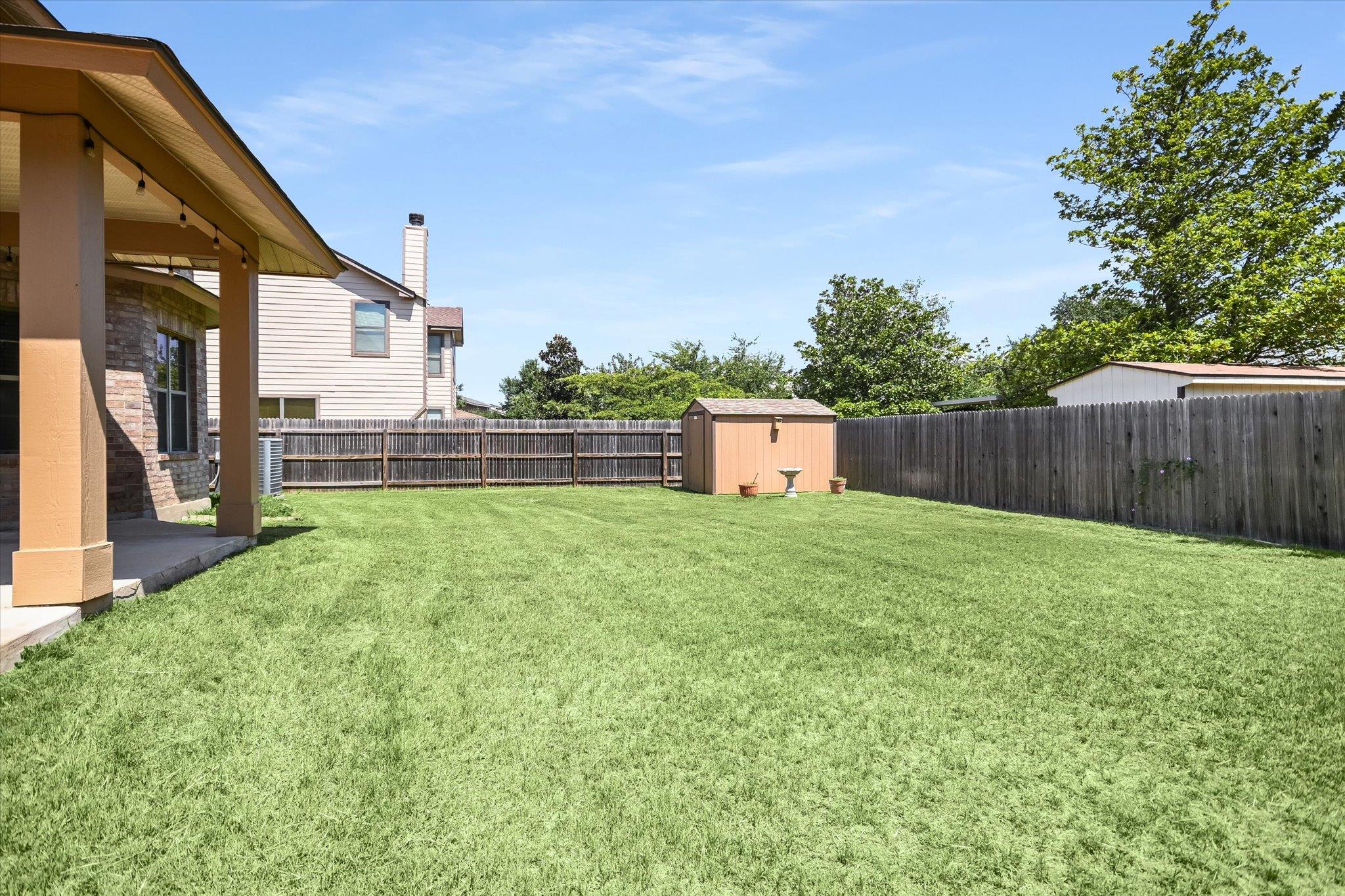 219 WOODLAKE DR