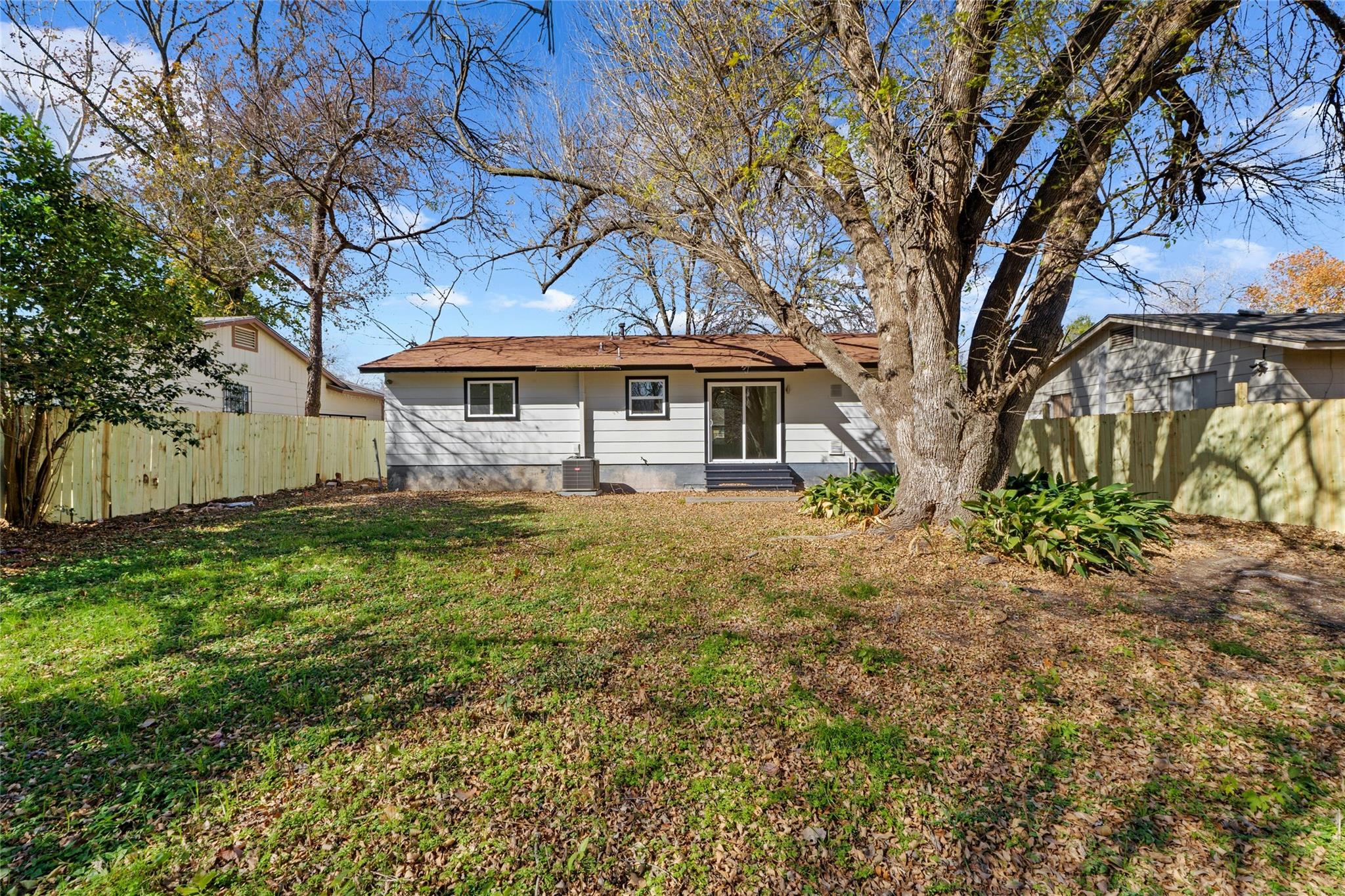 9417 N Creek DR