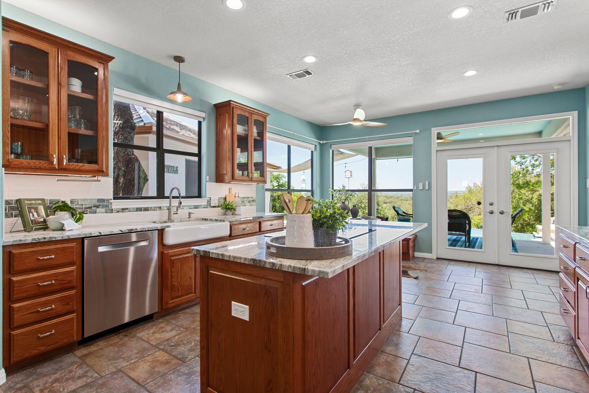 1121 Kings Cove DR