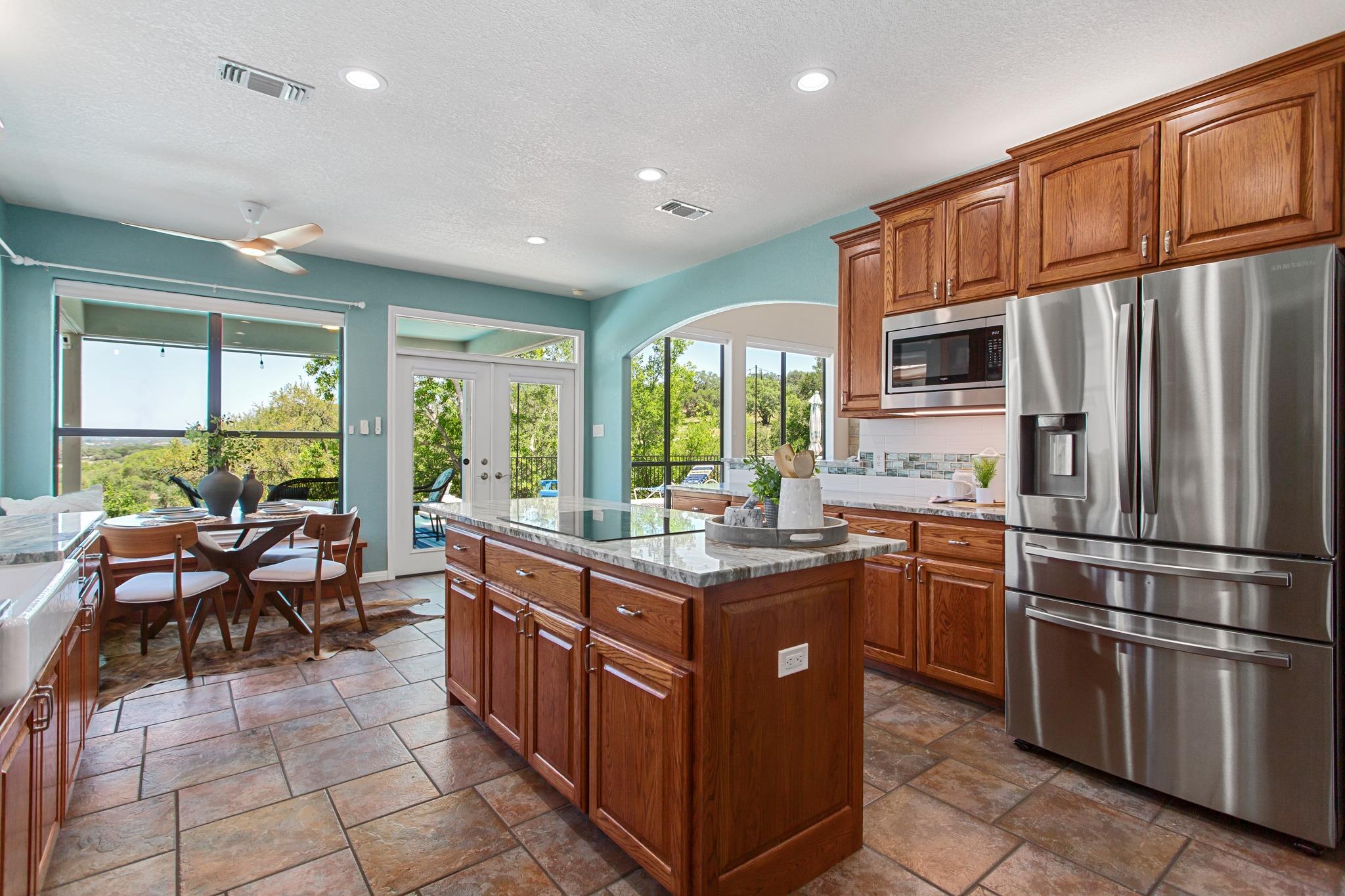 1121 Kings Cove DR