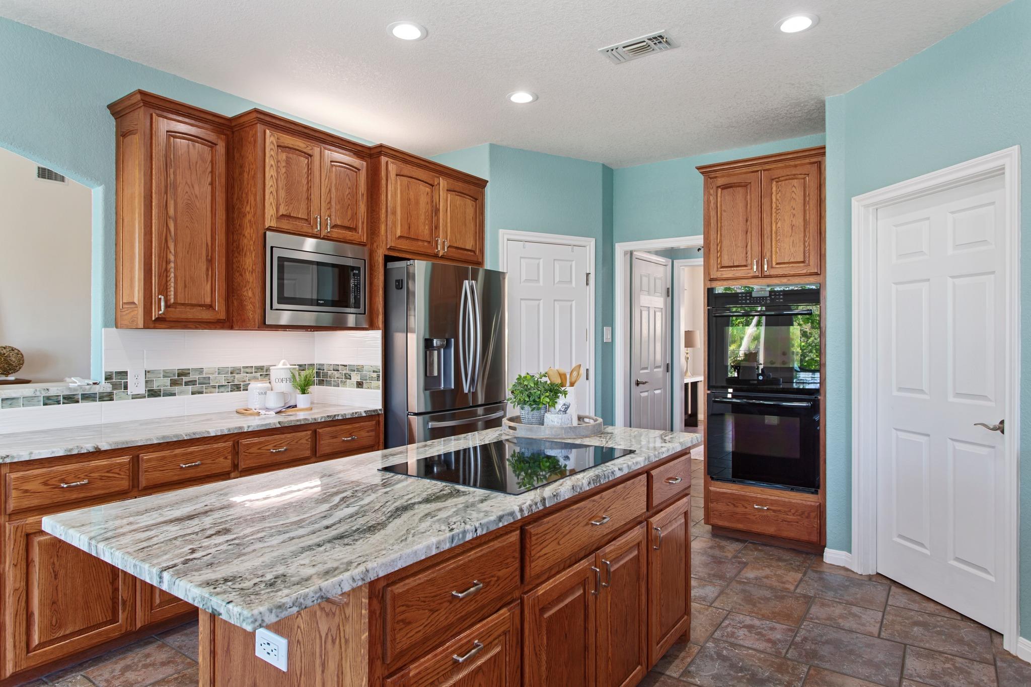 1121 Kings Cove DR