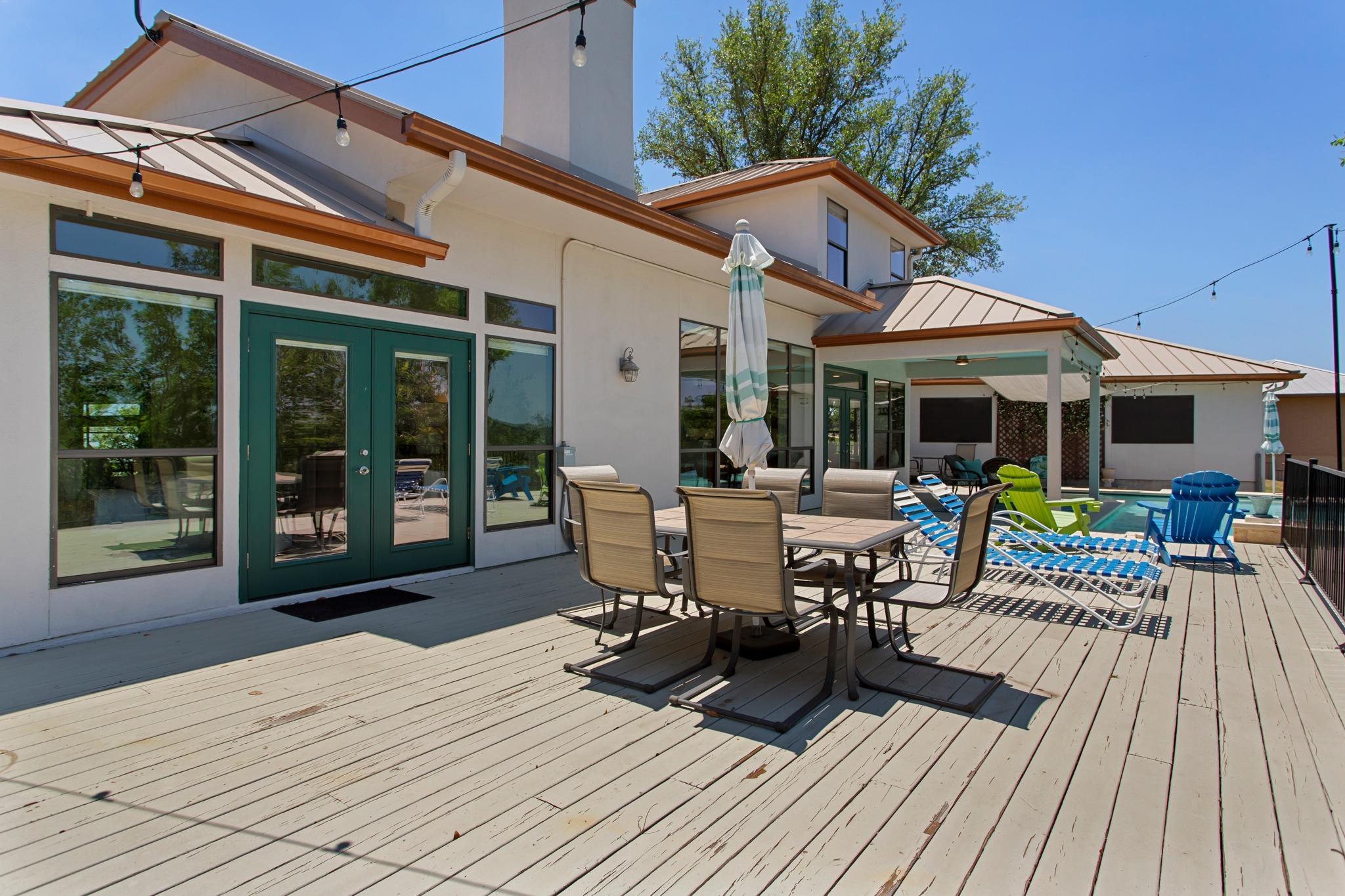1121 Kings Cove DR
