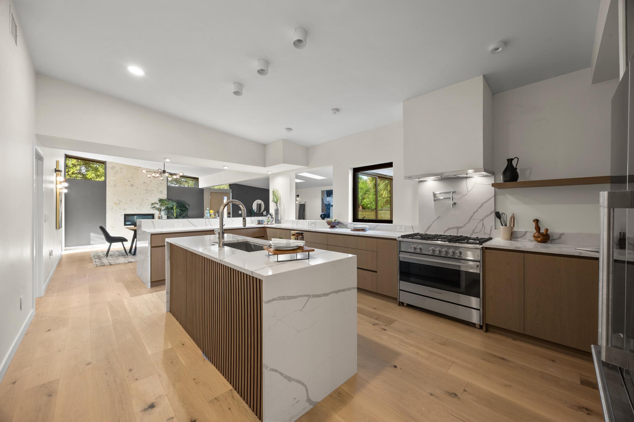 3007 Village DR