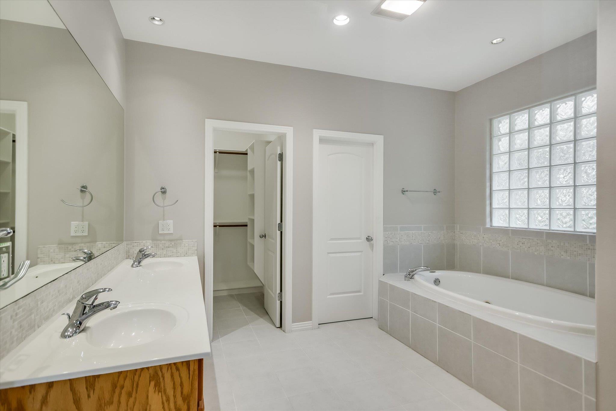 112 TWIN SADDLES LN
