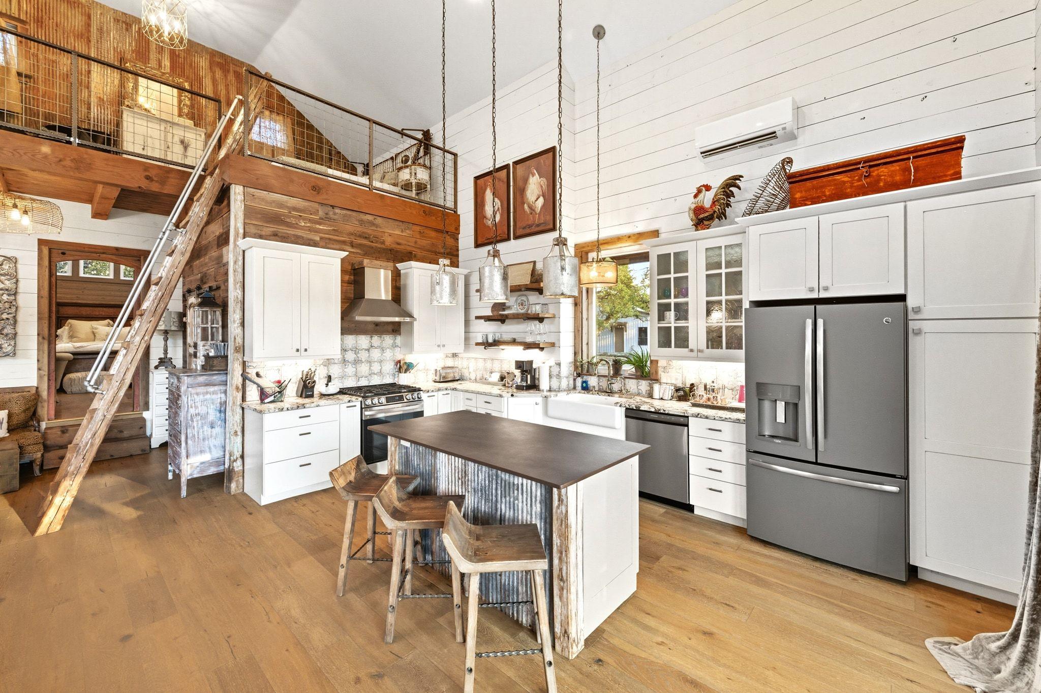 1910 Sandy Point RD, Wimberley