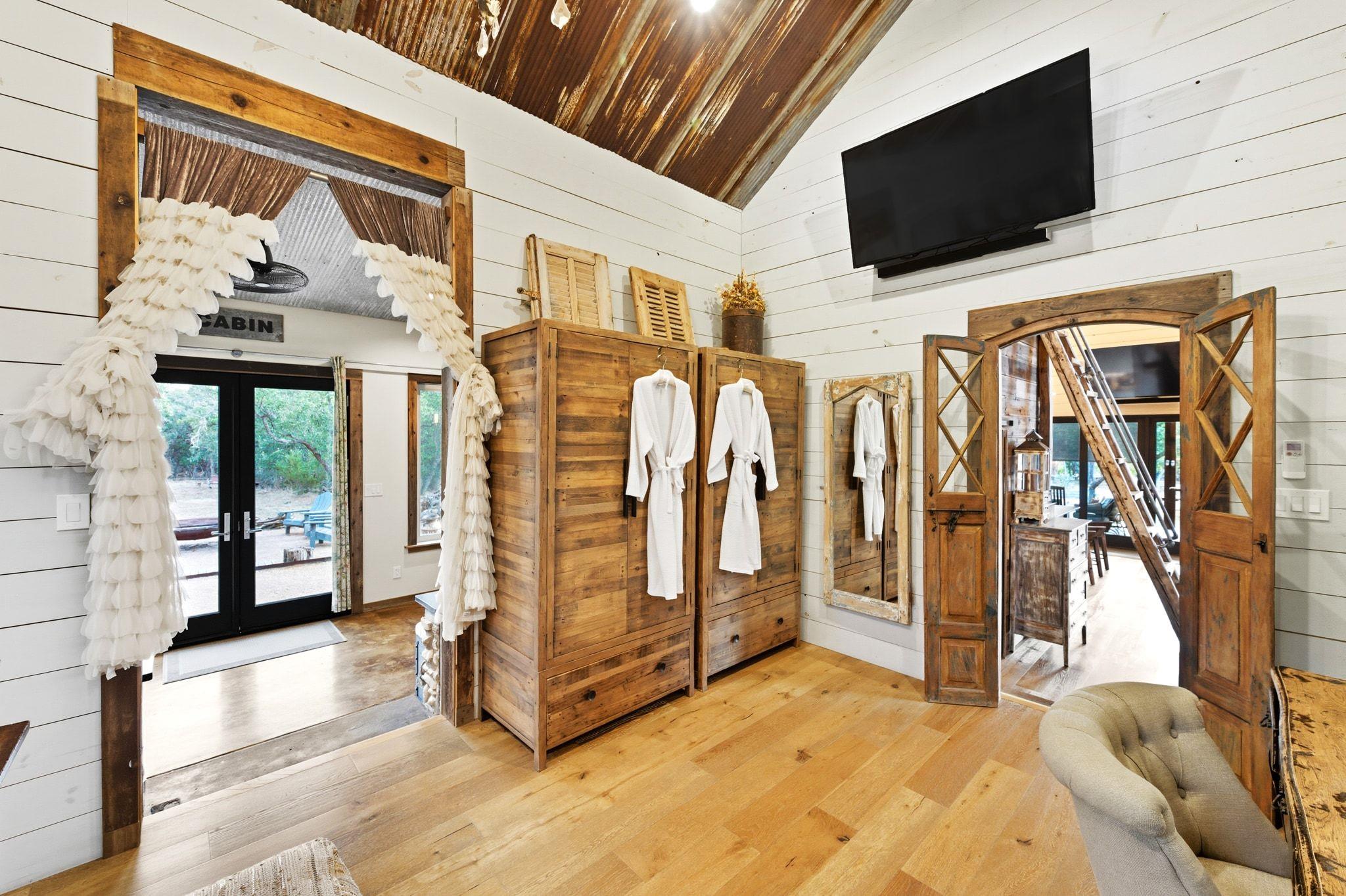 1910 Sandy Point RD, Wimberley