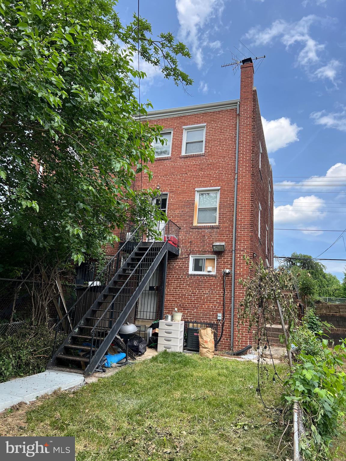 44 Burns St NE