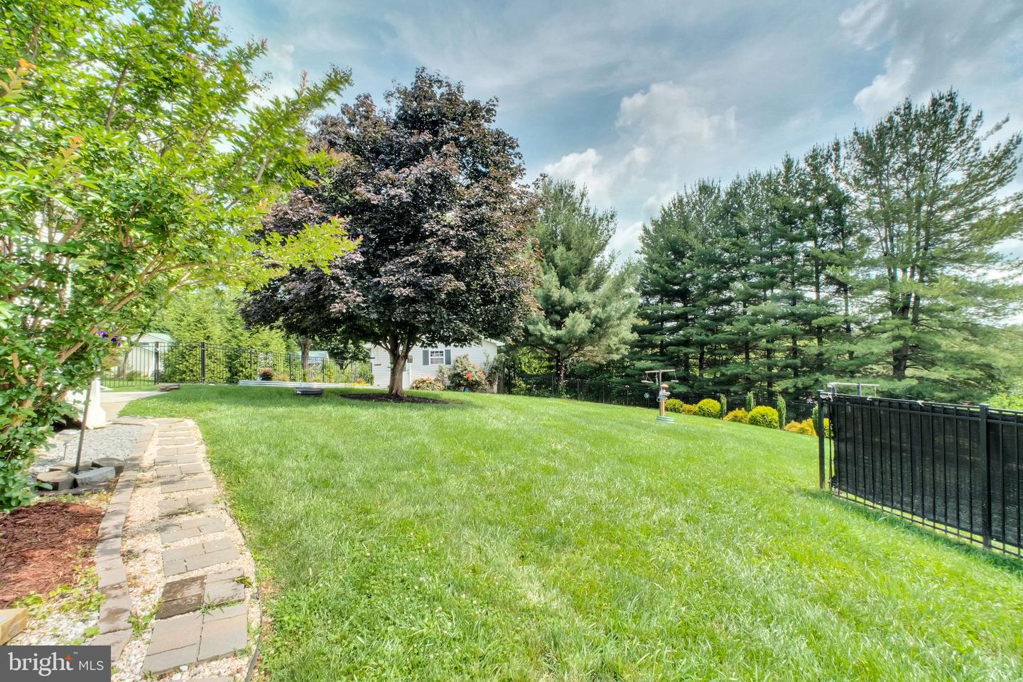 1423 Hallowell Ln