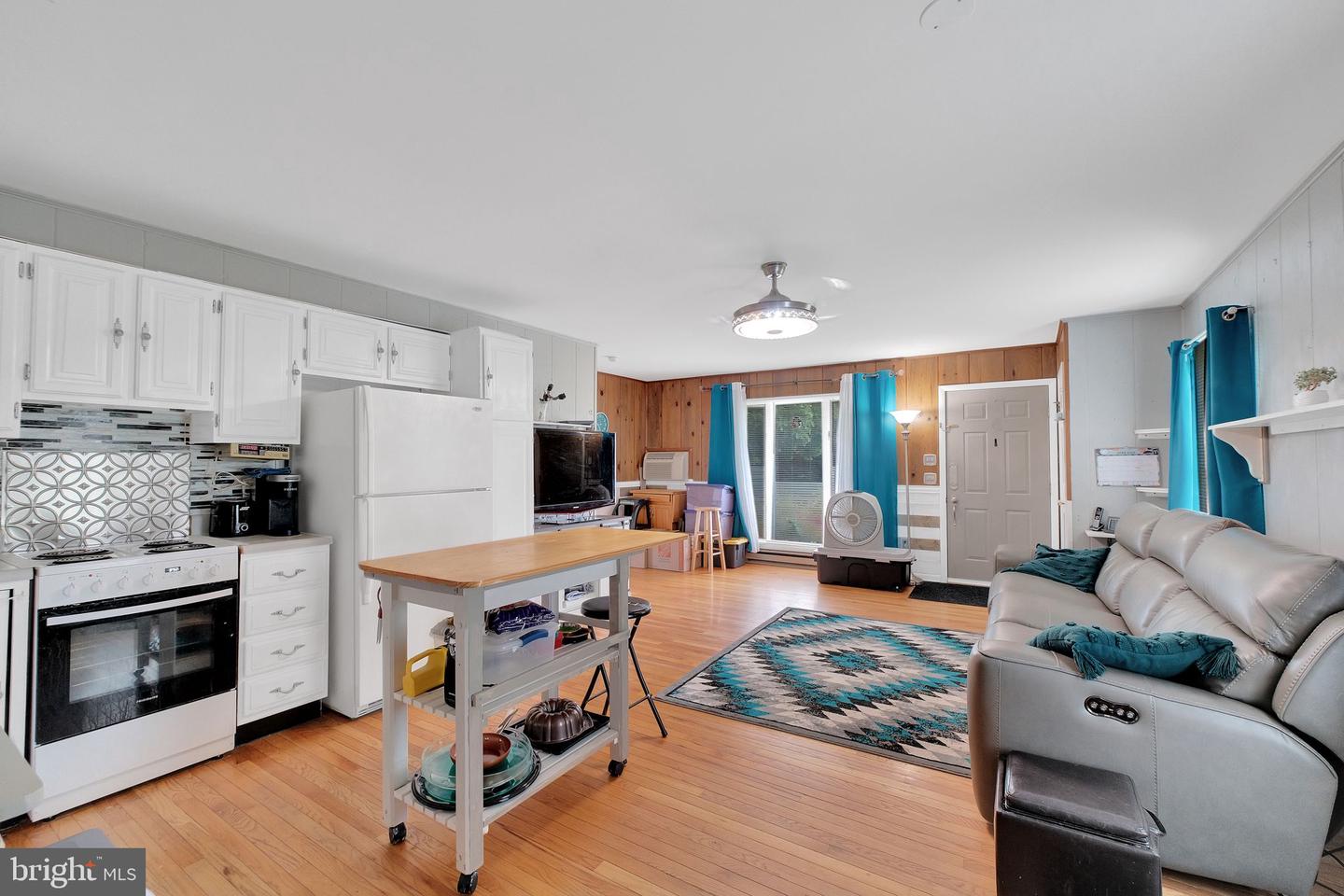 1423 Hallowell Ln