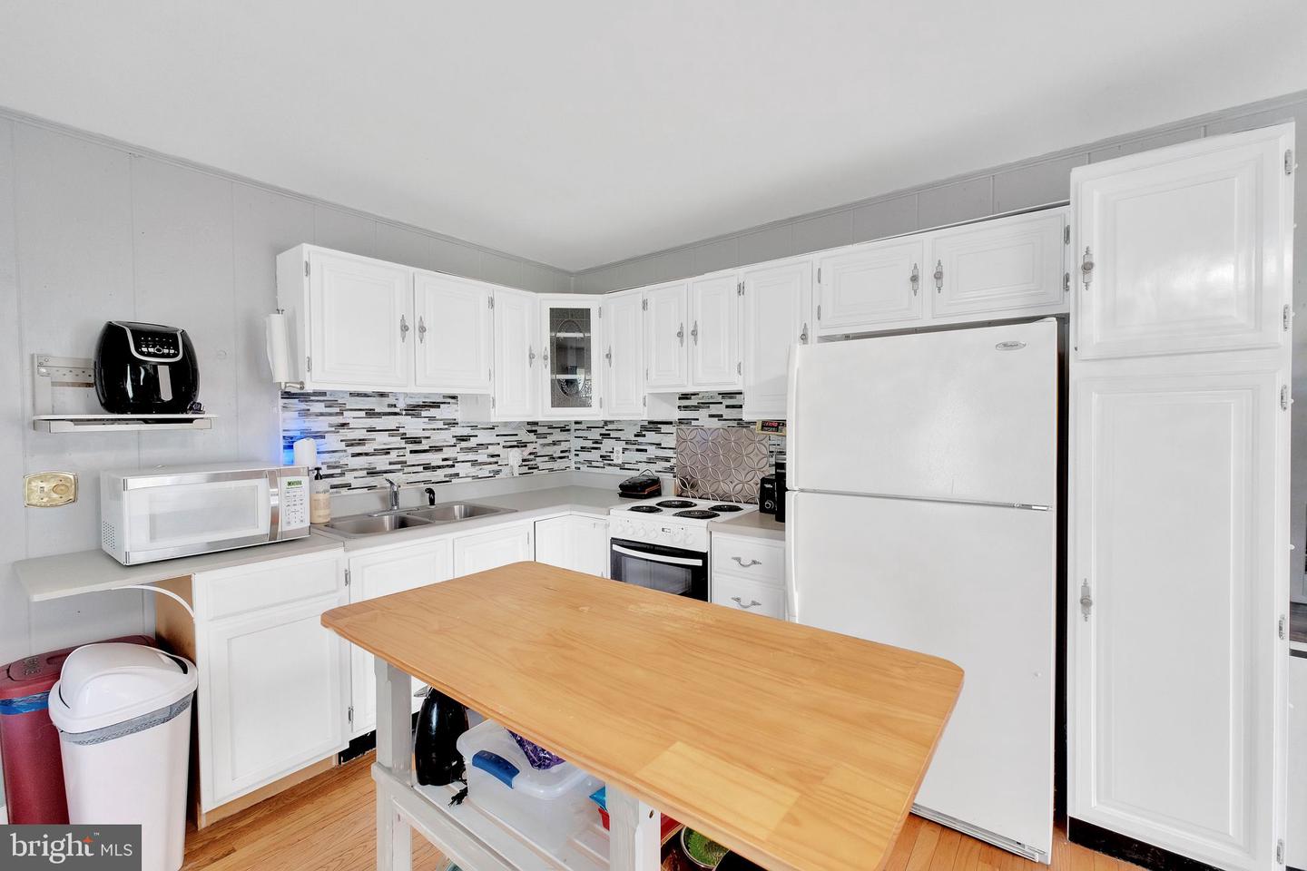 1423 Hallowell Ln