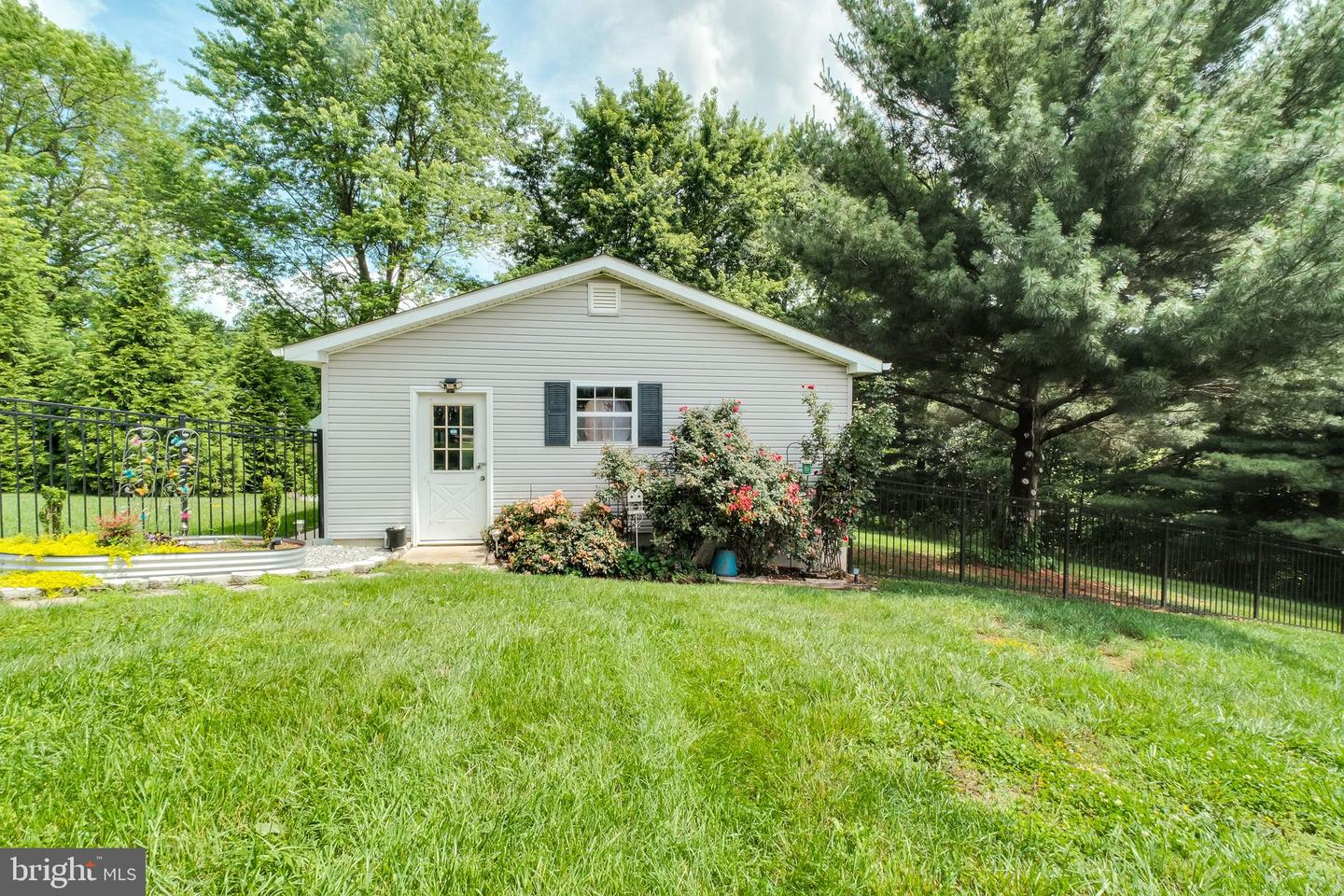 1423 Hallowell Ln