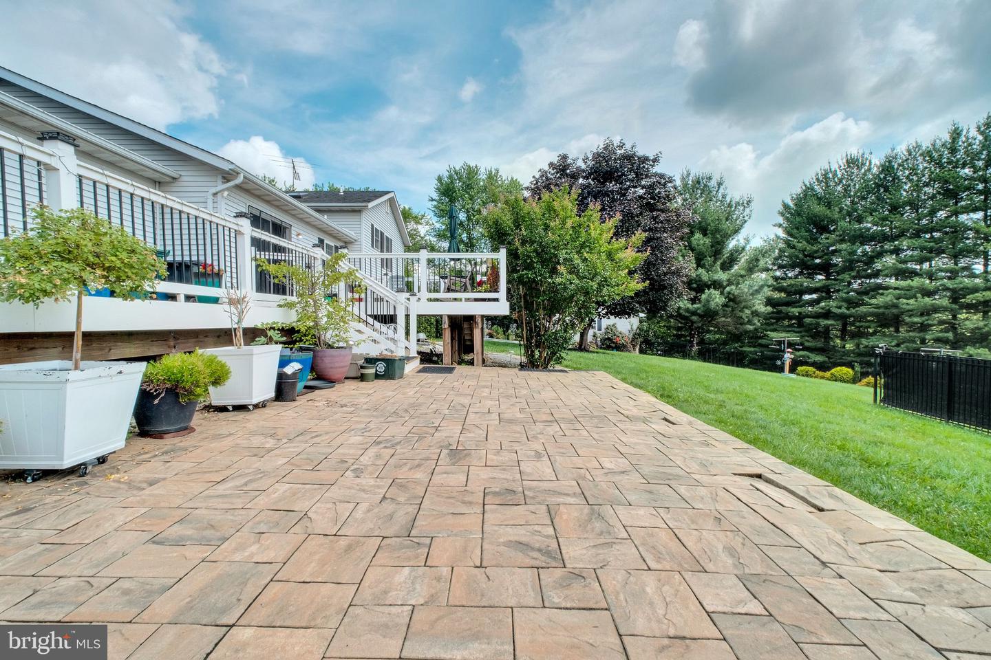 1423 Hallowell Ln