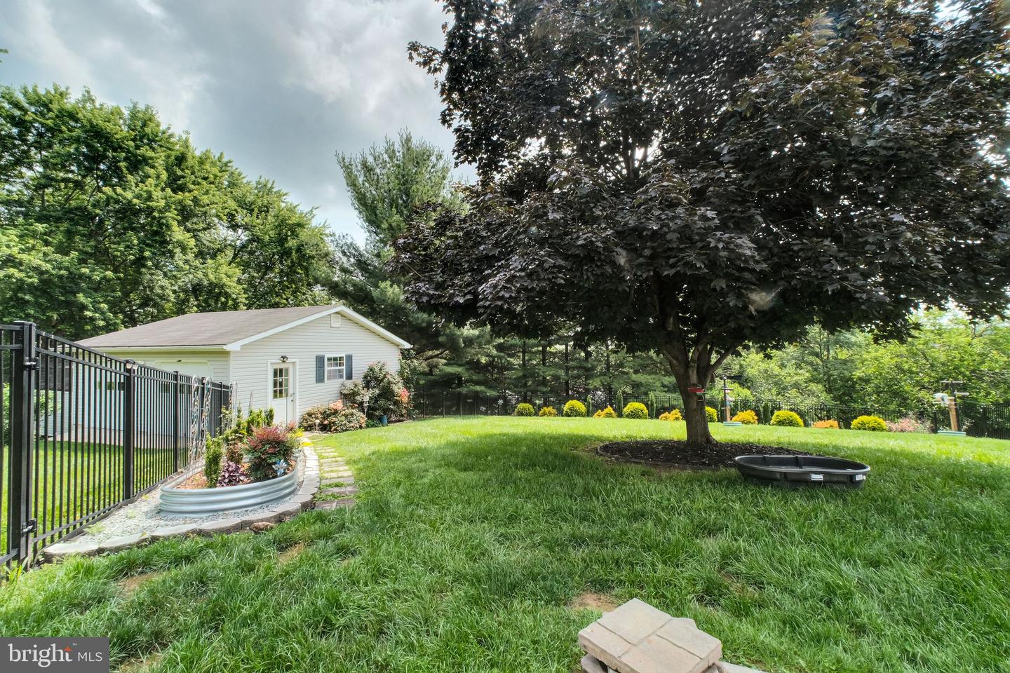 1423 Hallowell Ln