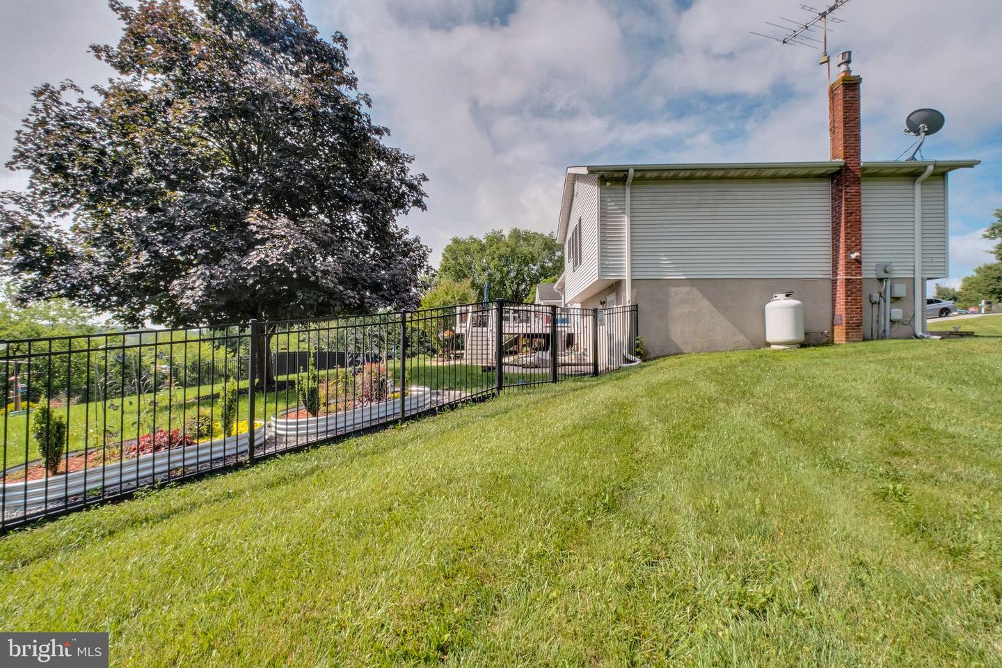 1423 Hallowell Ln