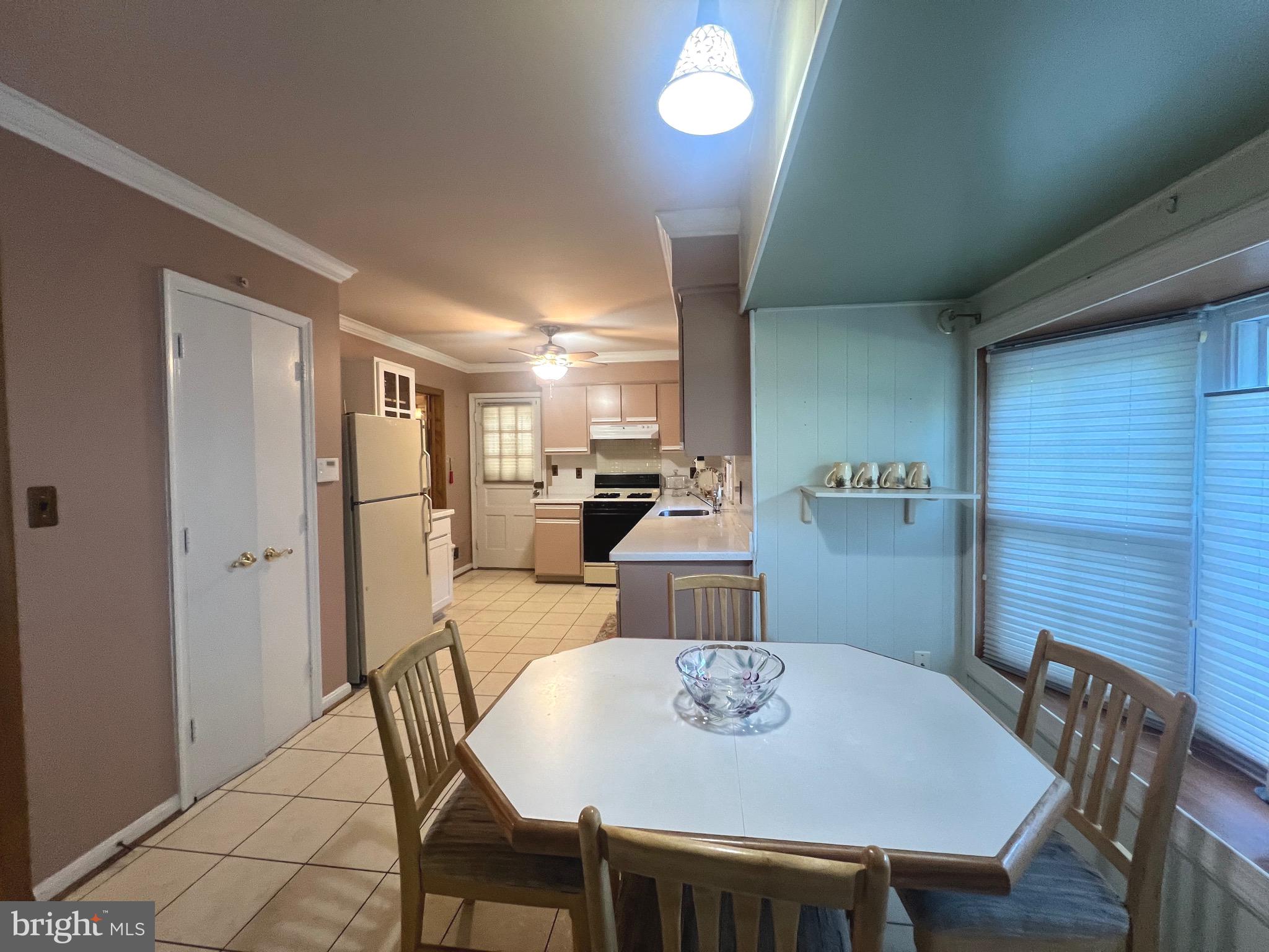 9242 Seawind Ct