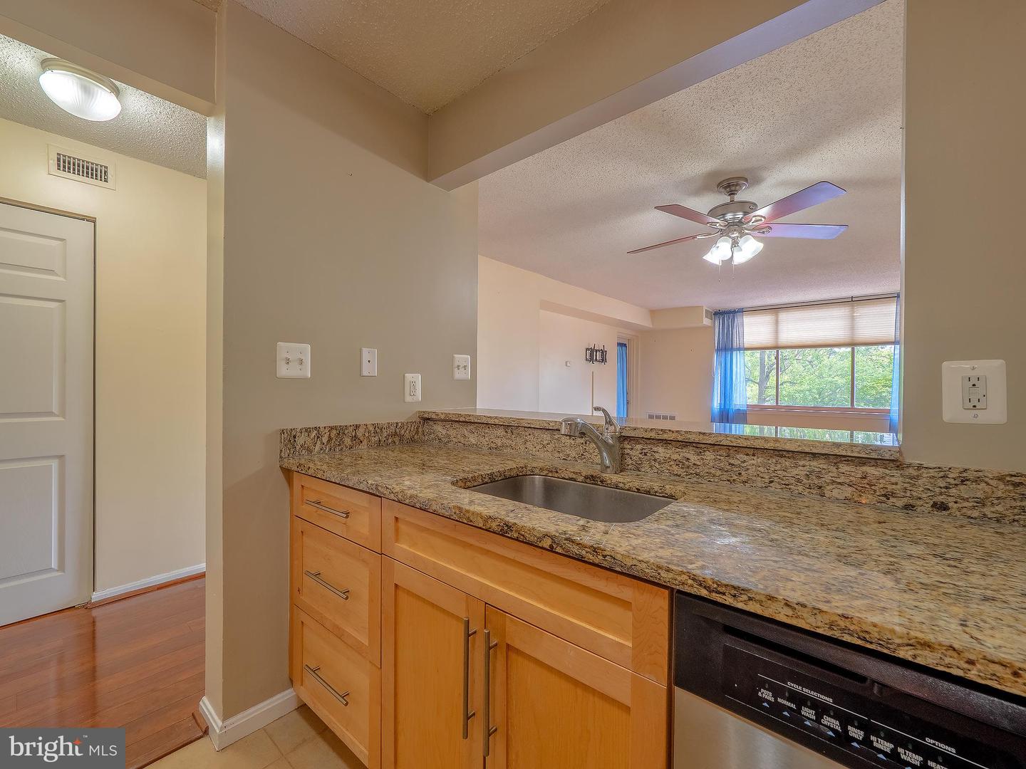 10101 GROSVENOR PLACE Unit: 210