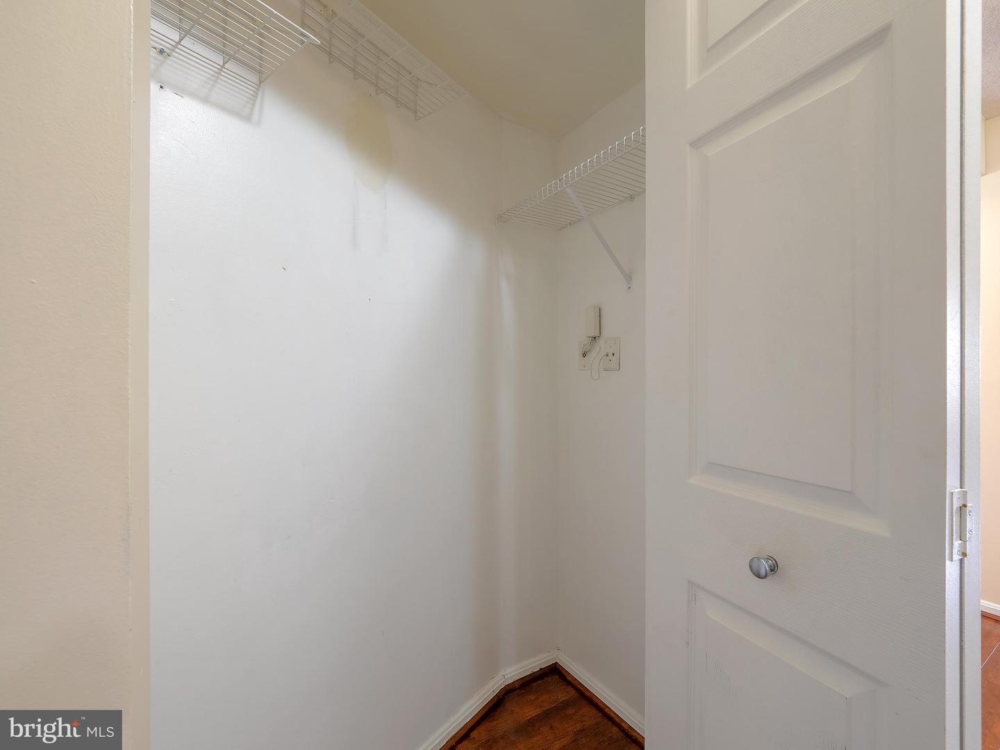 10101 GROSVENOR PLACE Unit: 210