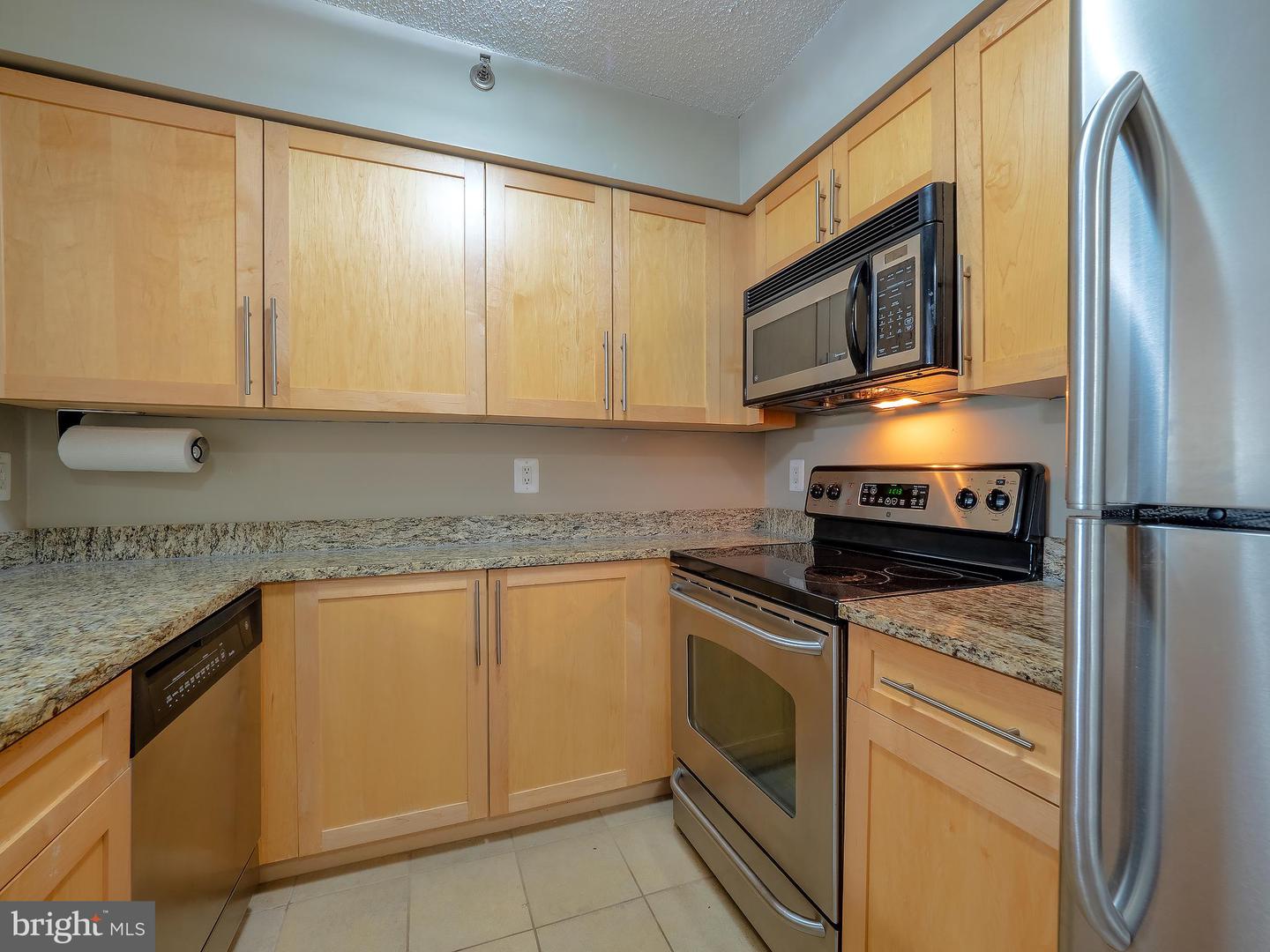 10101 GROSVENOR PLACE Unit: 210