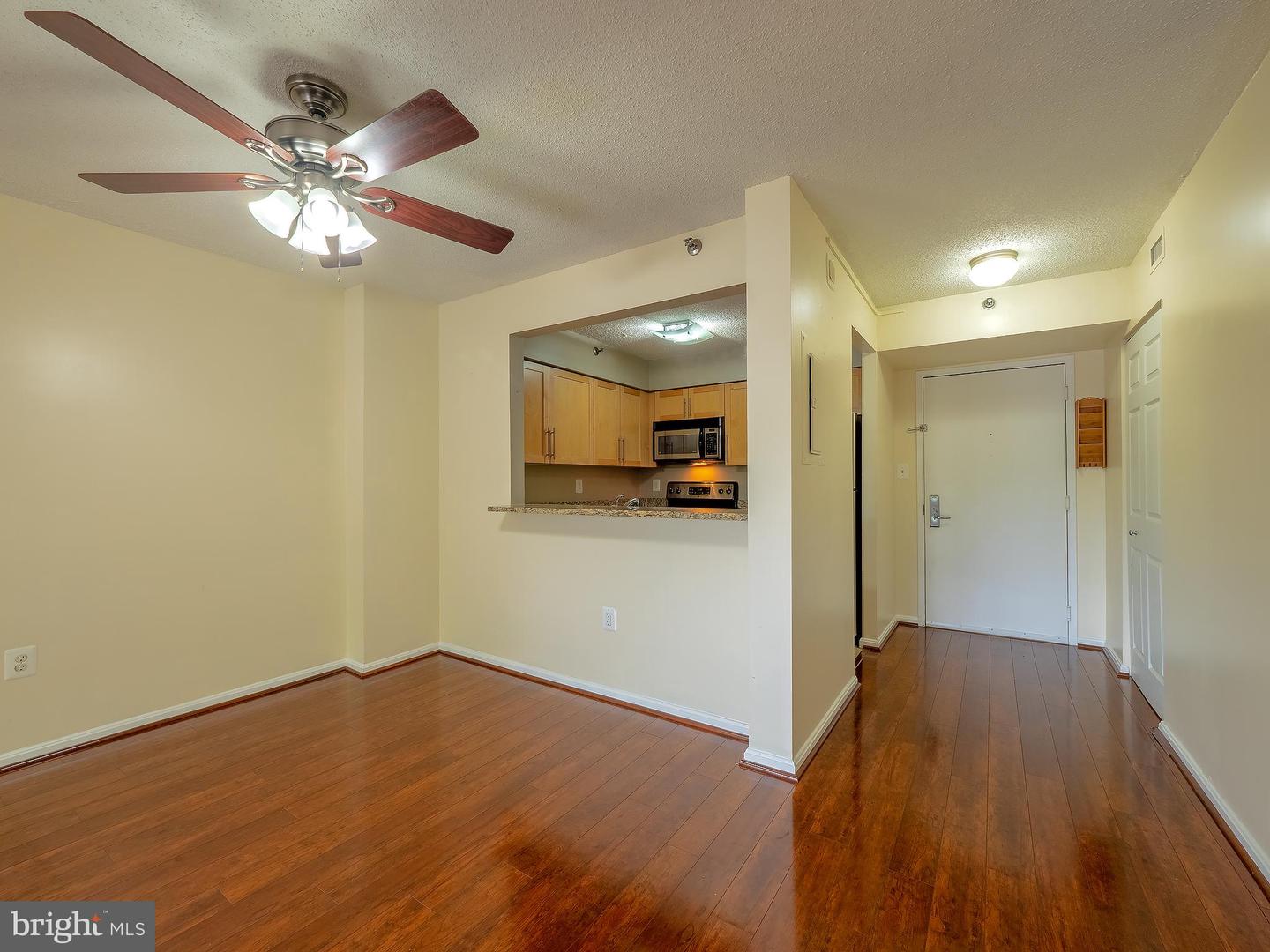 10101 GROSVENOR PLACE Unit: 210