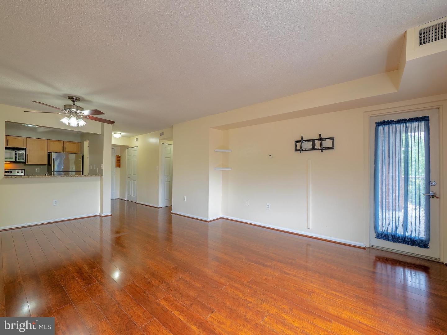 10101 GROSVENOR PLACE Unit: 210