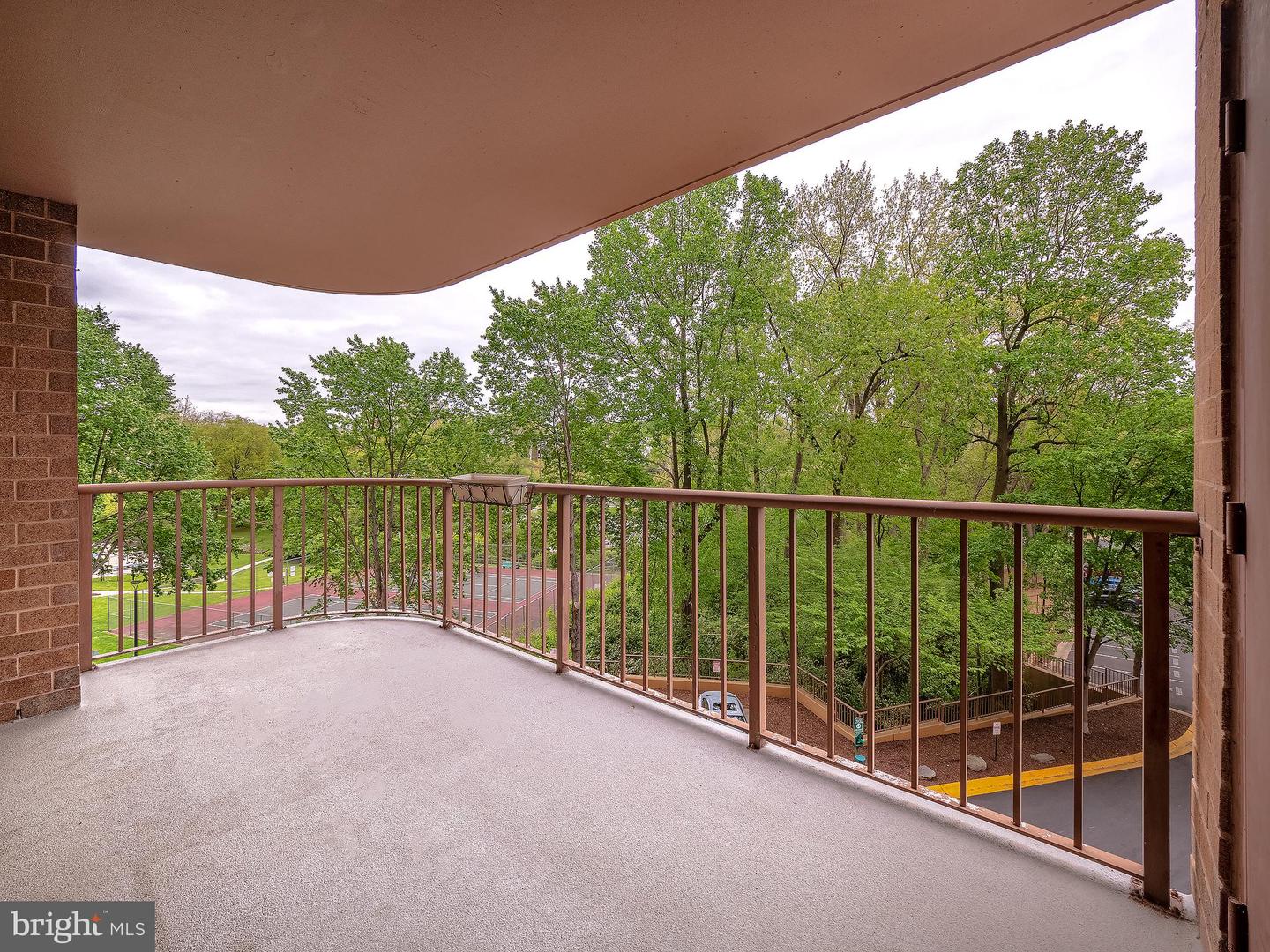 10101 GROSVENOR PLACE Unit: 210